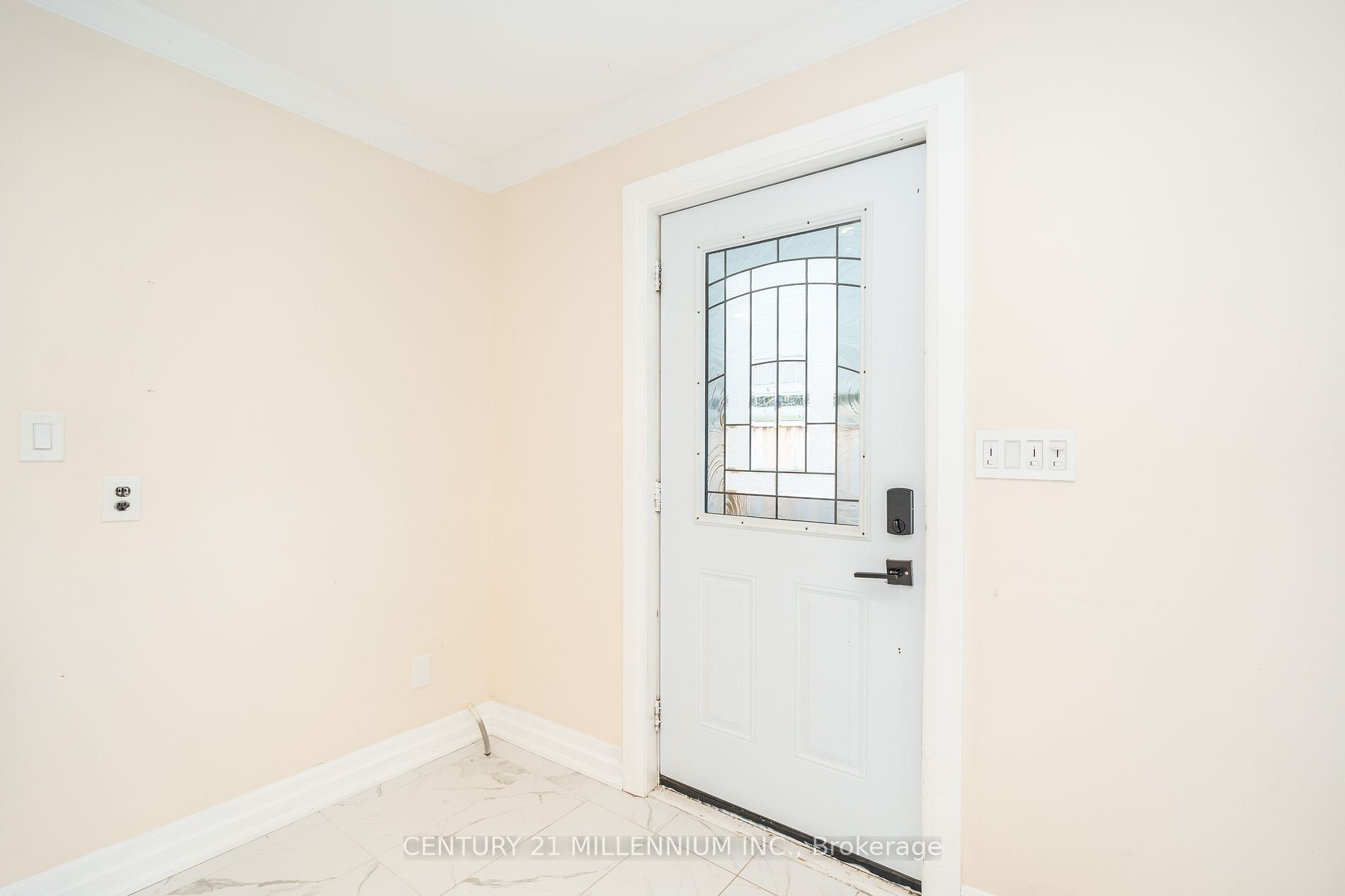 237 Simcoe St
