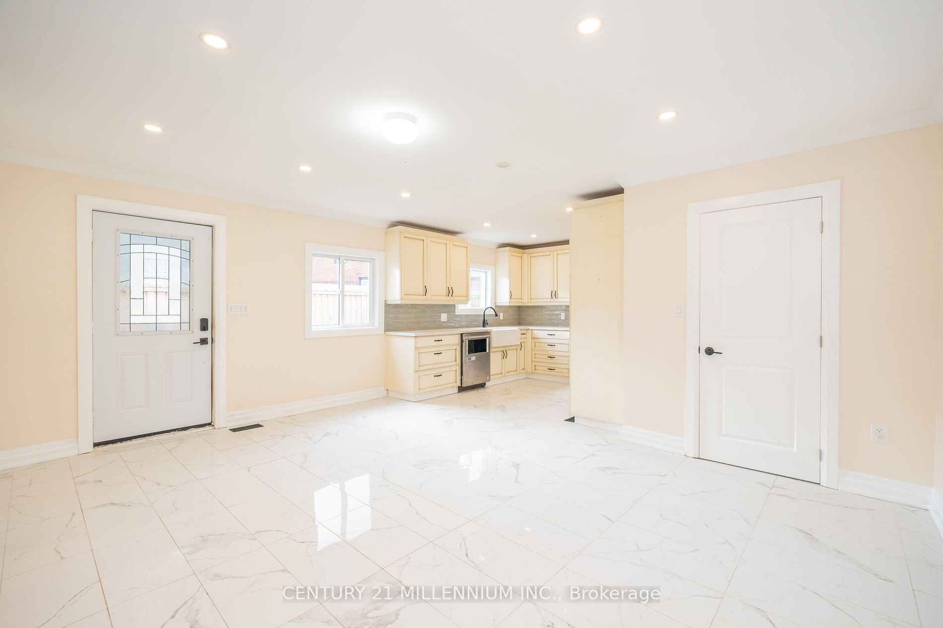 237 Simcoe St