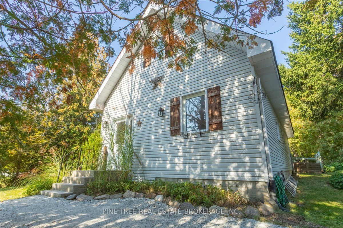2 Myrtle Ave
