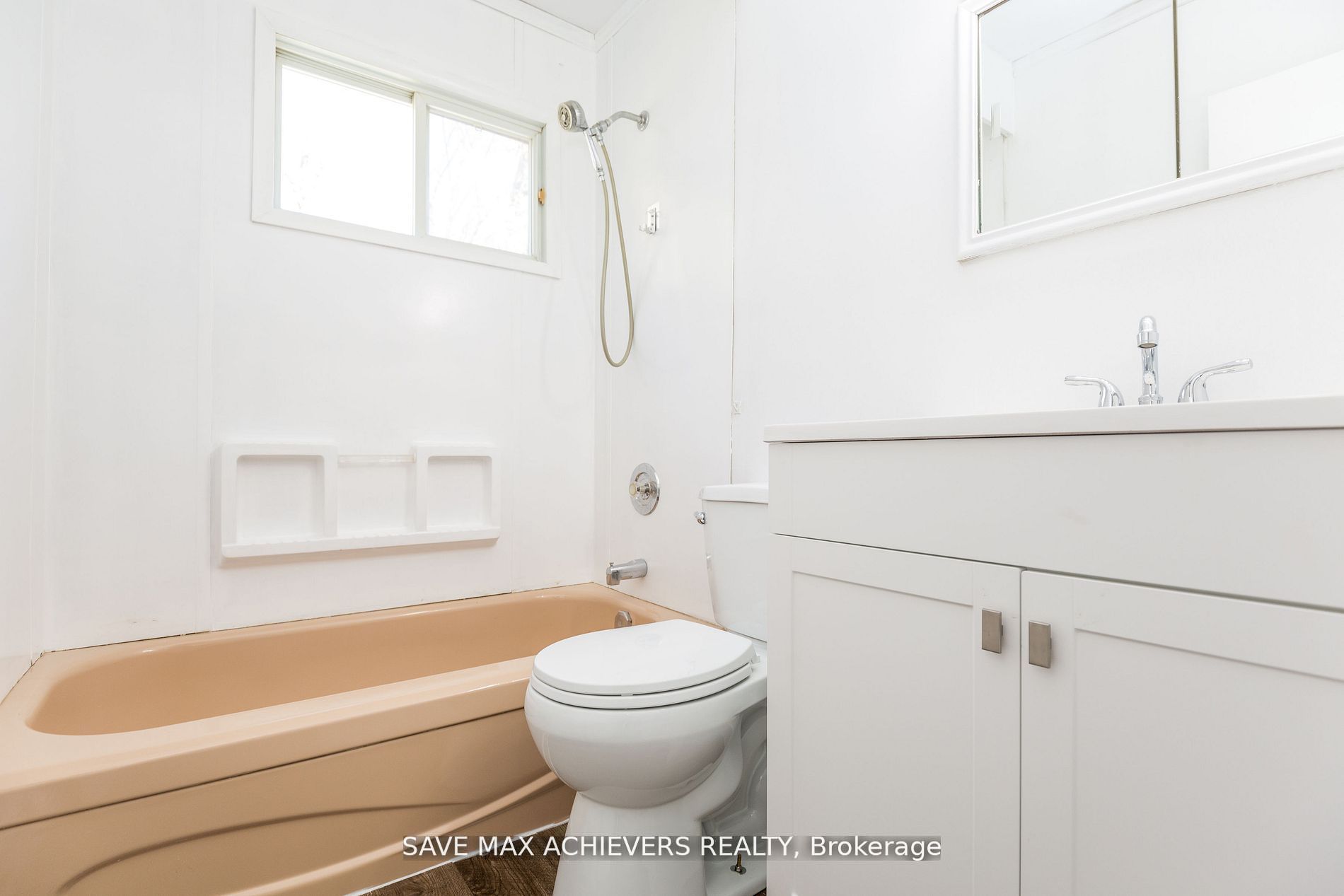 10 Sandra Dr