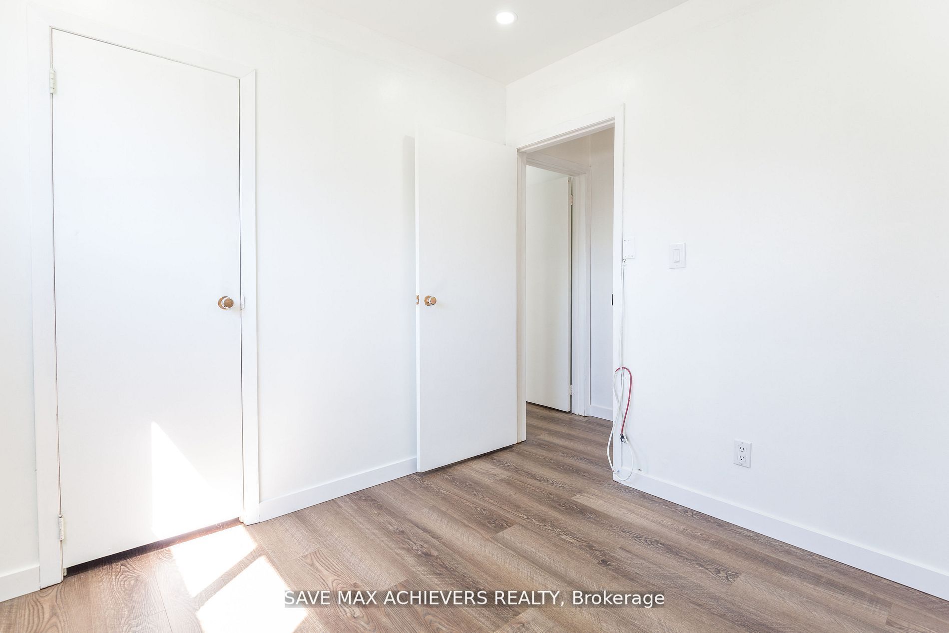 10 Sandra Dr