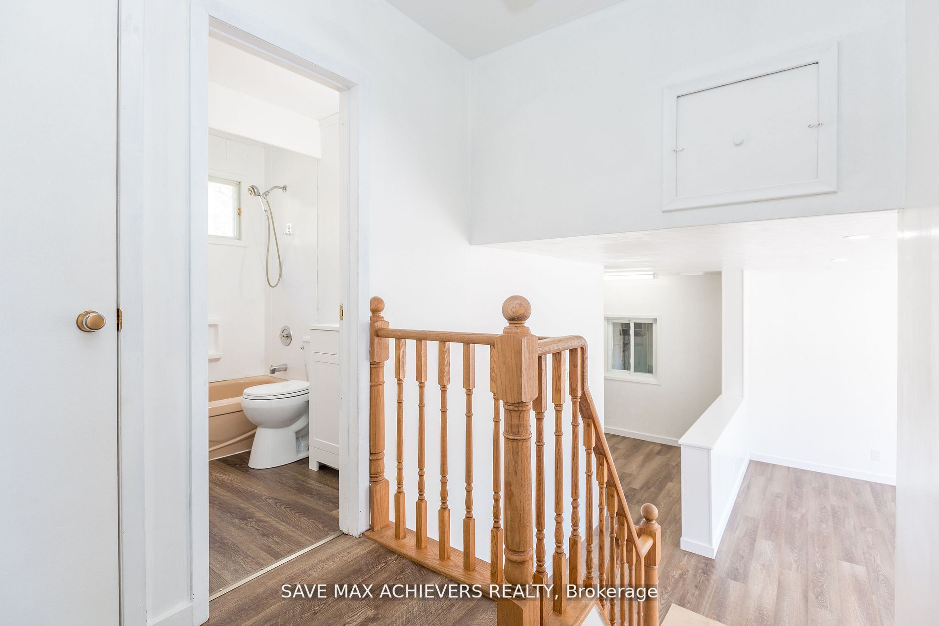 10 Sandra Dr