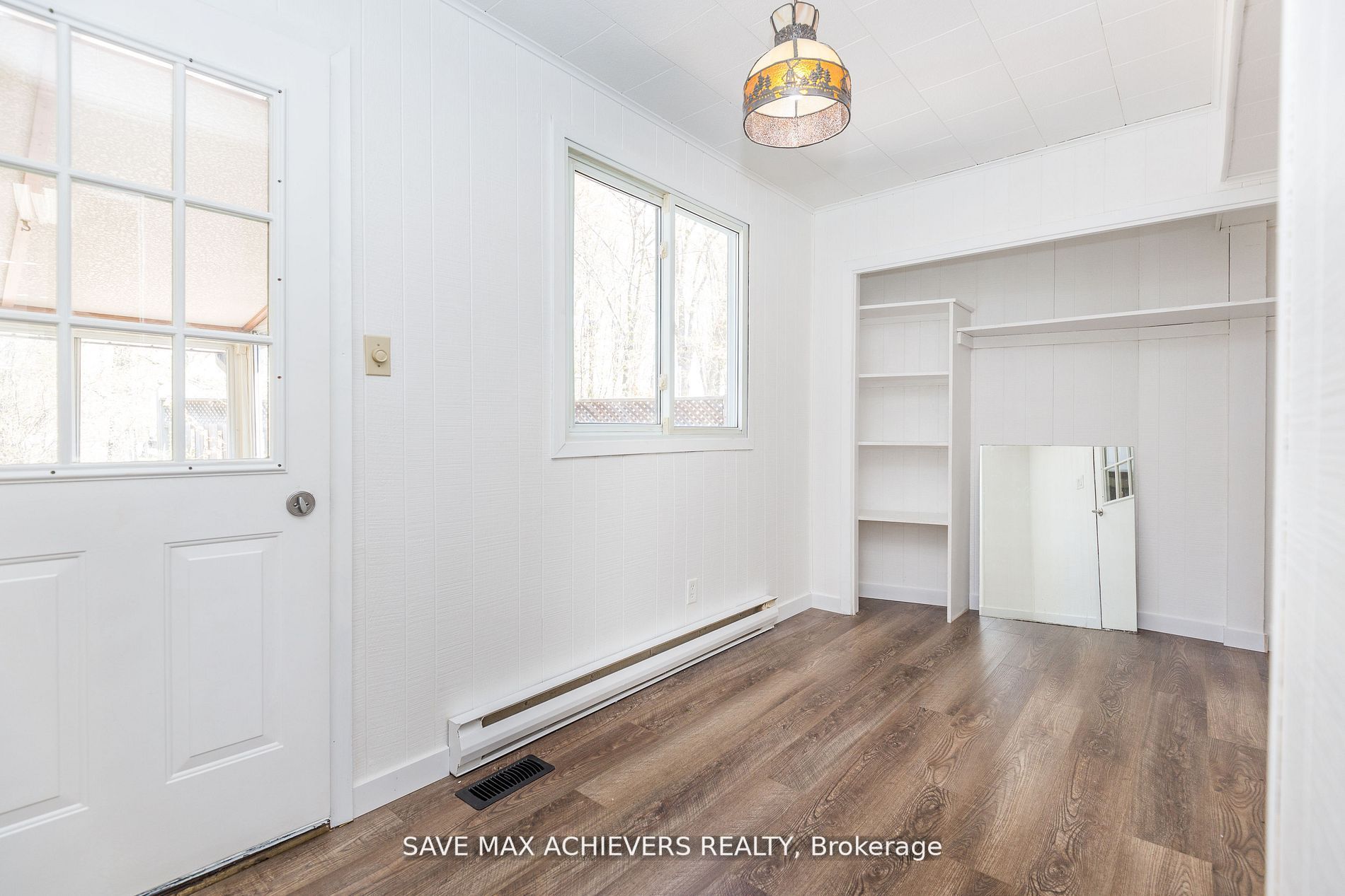 10 Sandra Dr