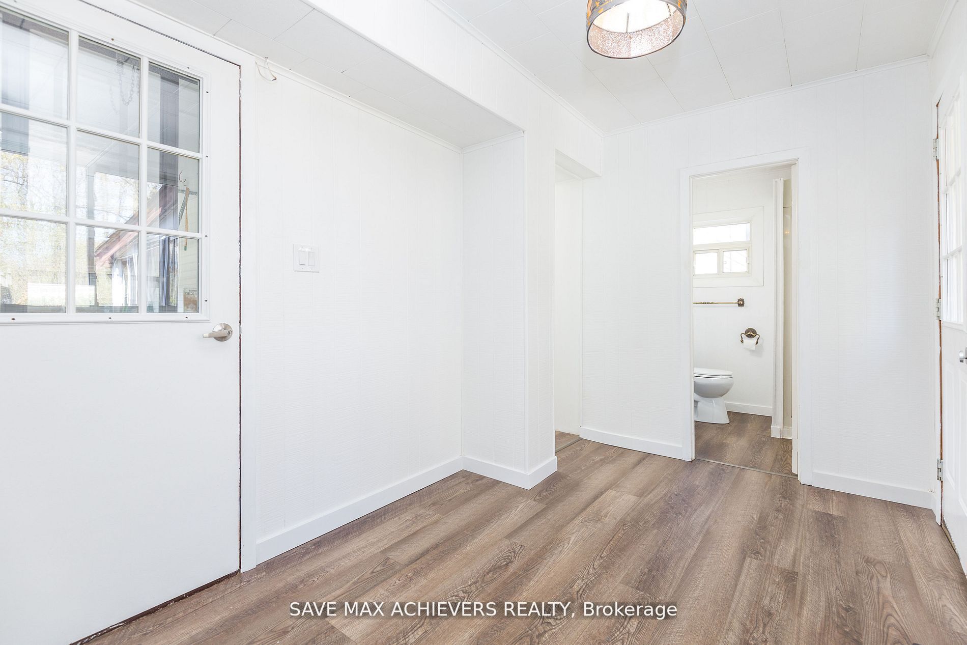 10 Sandra Dr