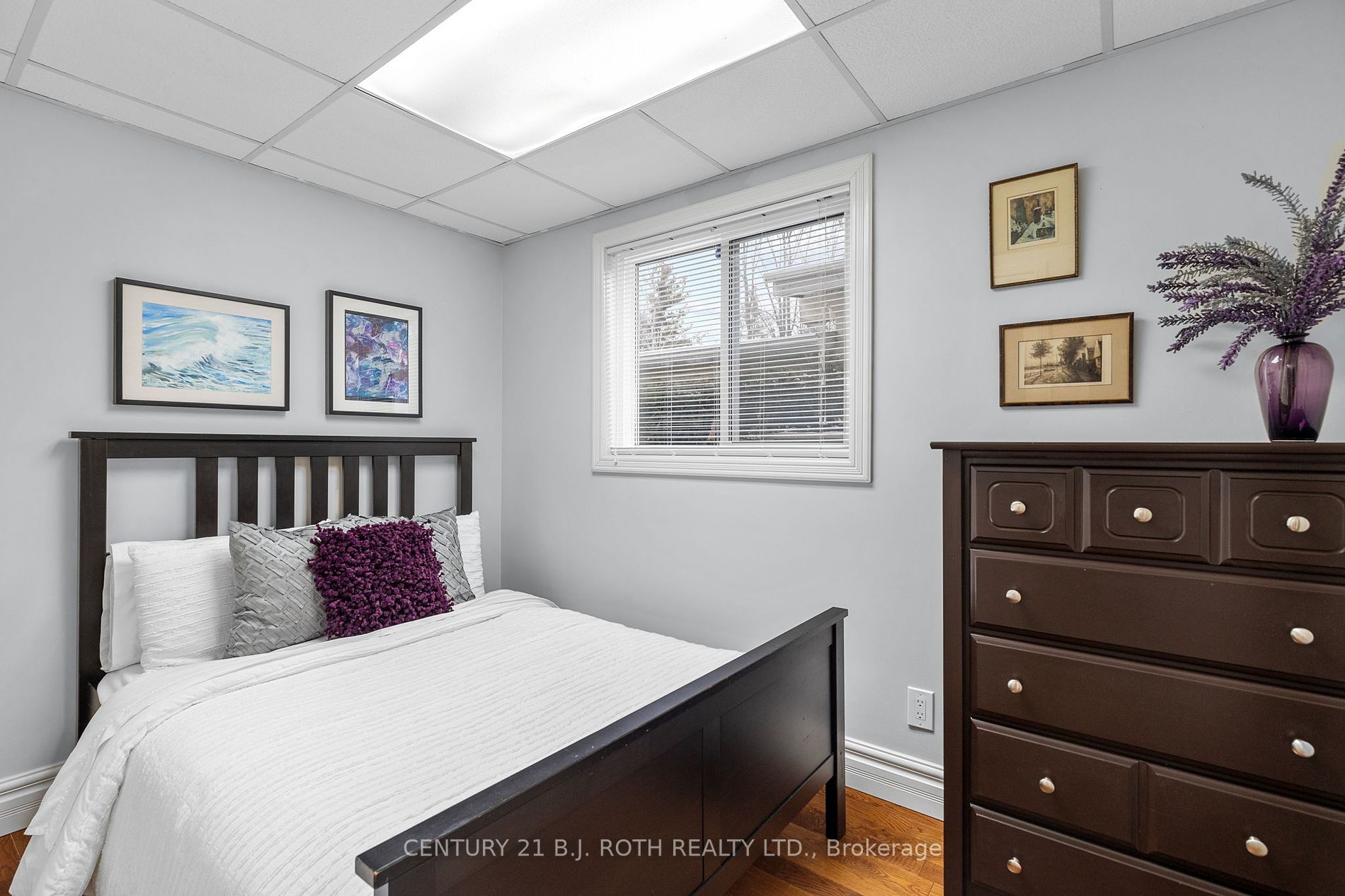 2679 Lakeshore Road E