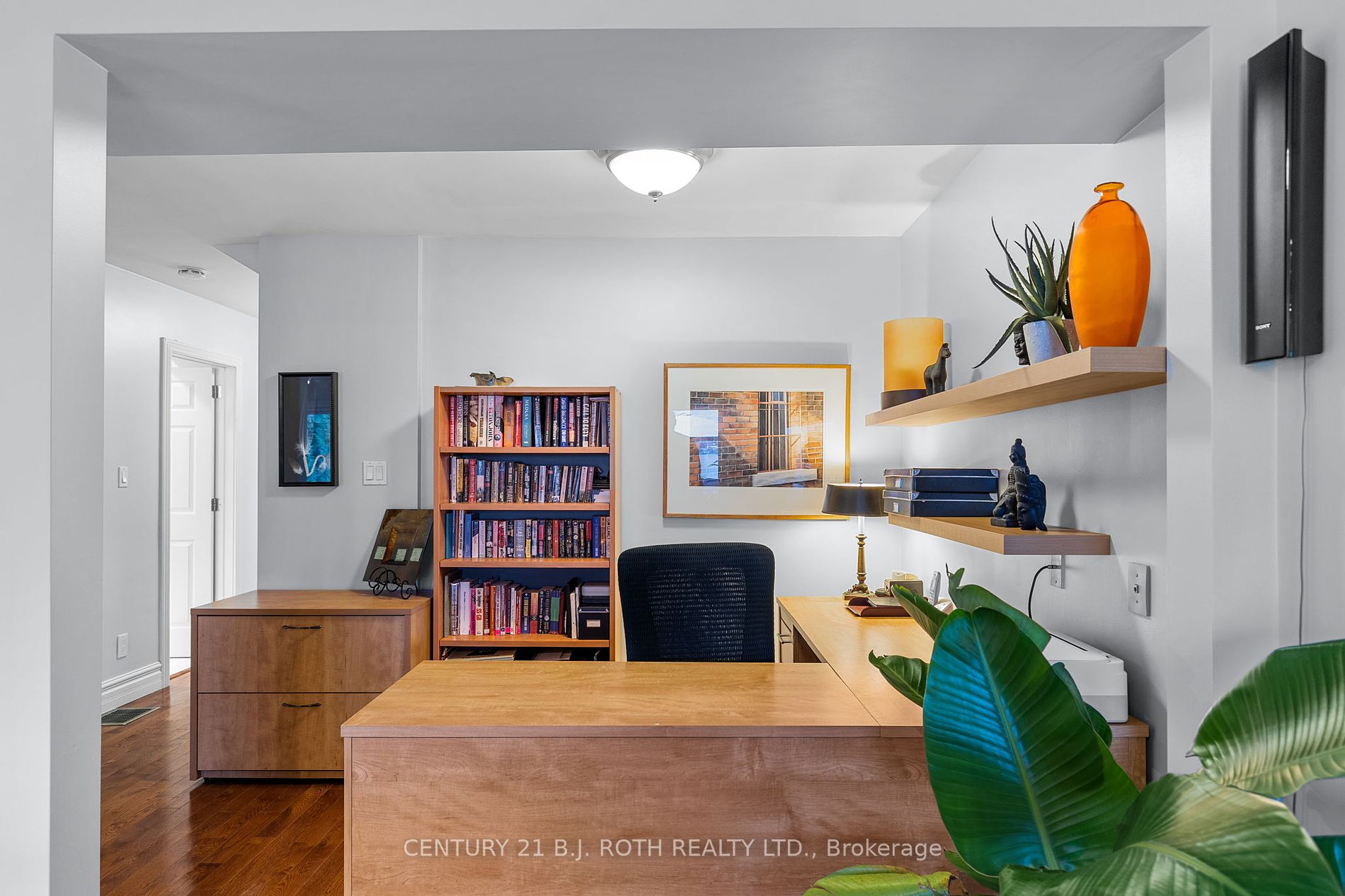 2679 Lakeshore Road E