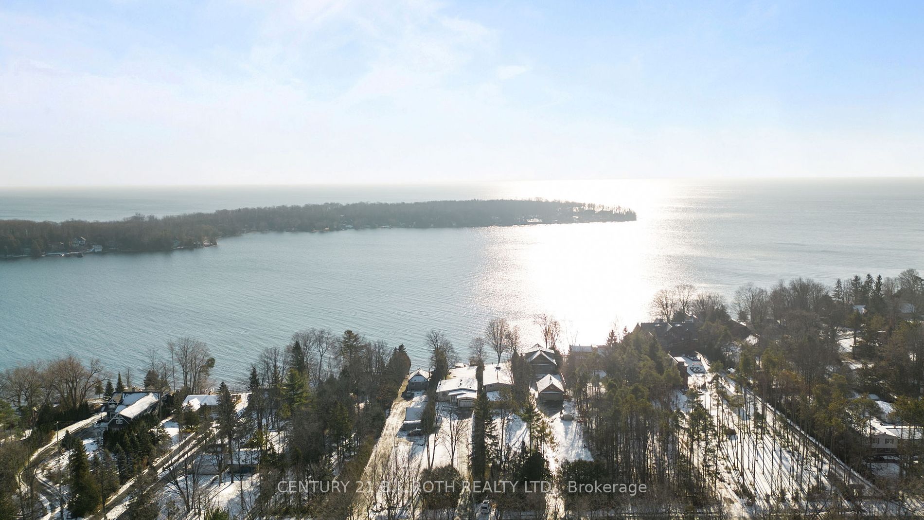 2679 Lakeshore Road E