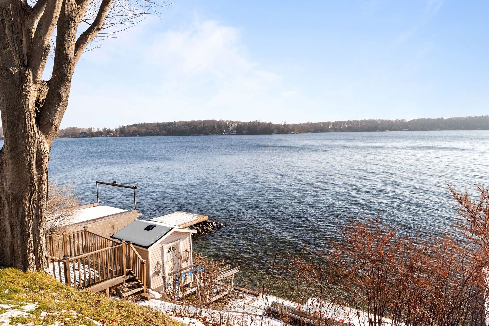 2679 Lakeshore Road E