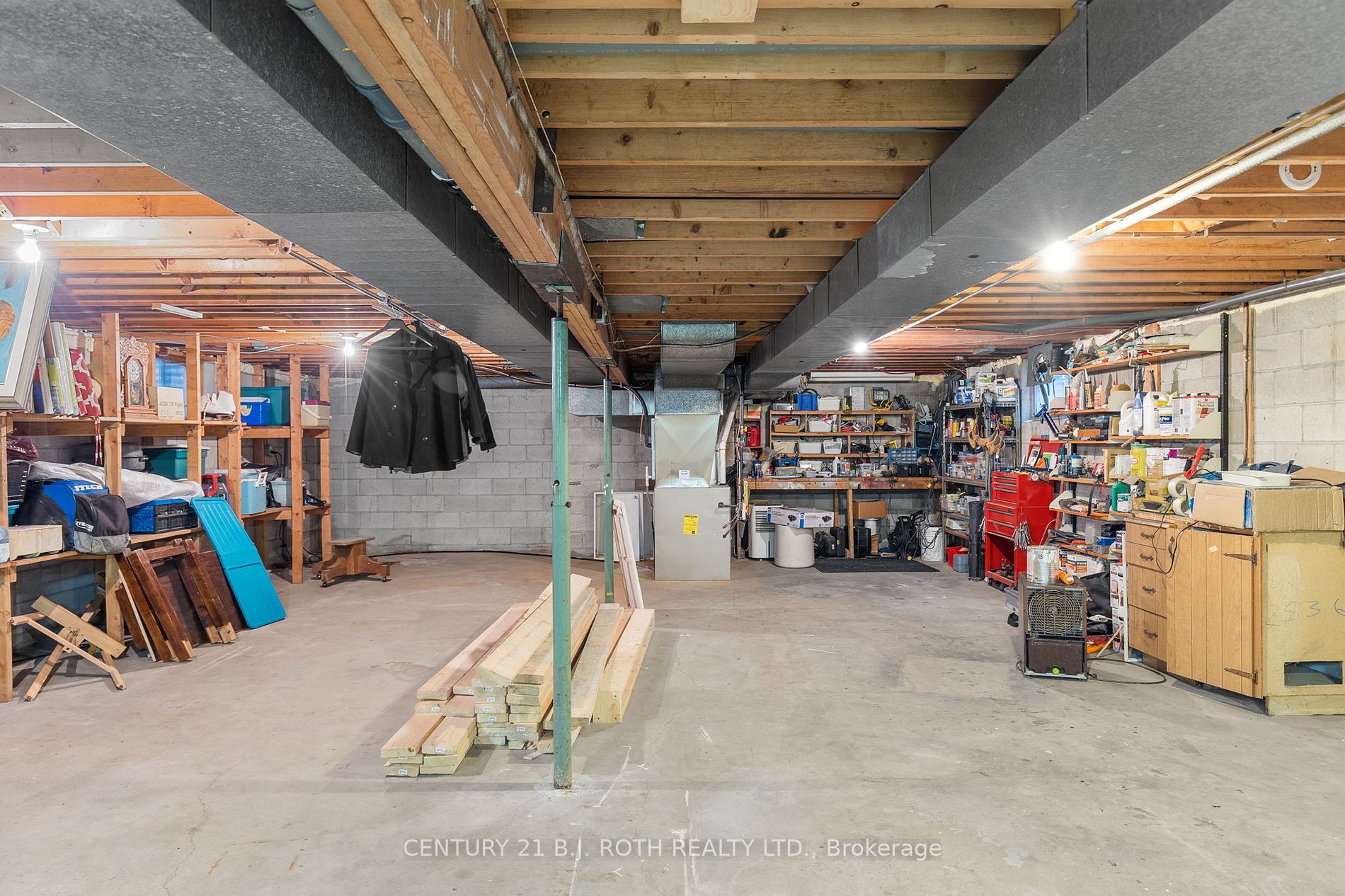 2679 Lakeshore Road E