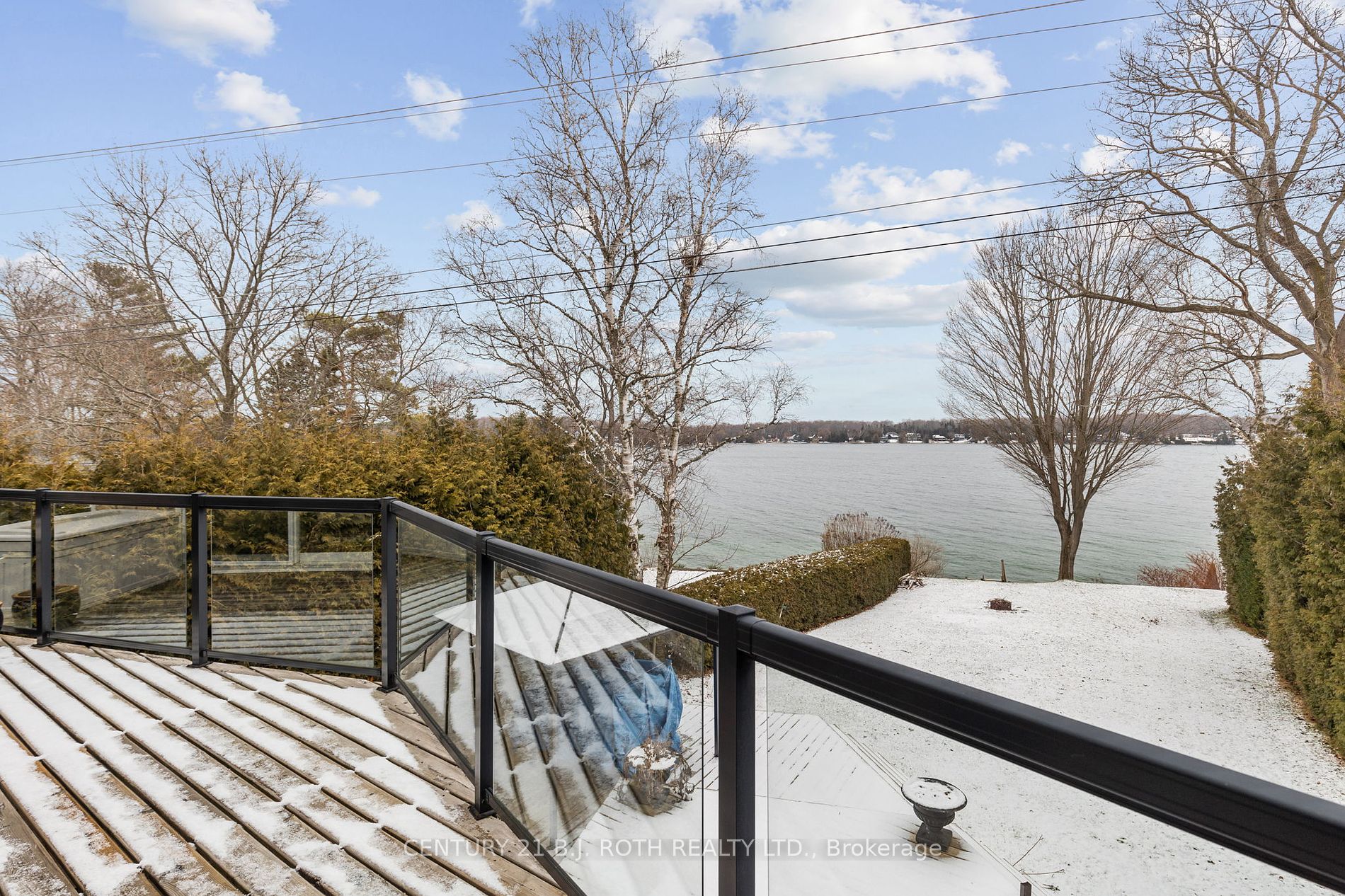 2679 Lakeshore Road E