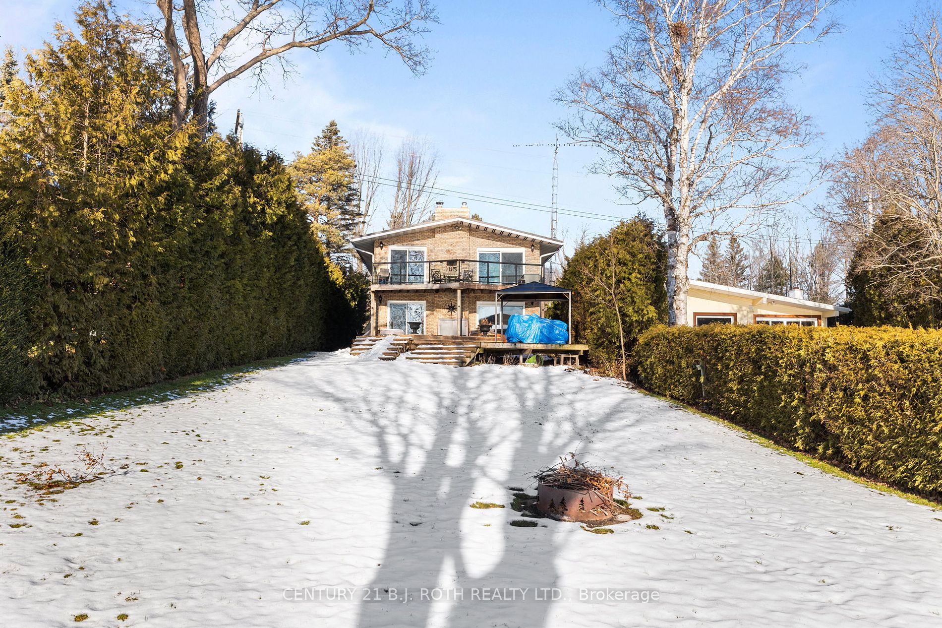 2679 Lakeshore Road E