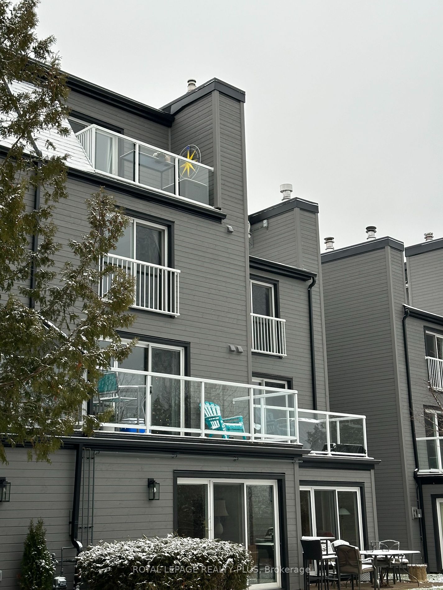 44 Trott Boulevard, #6