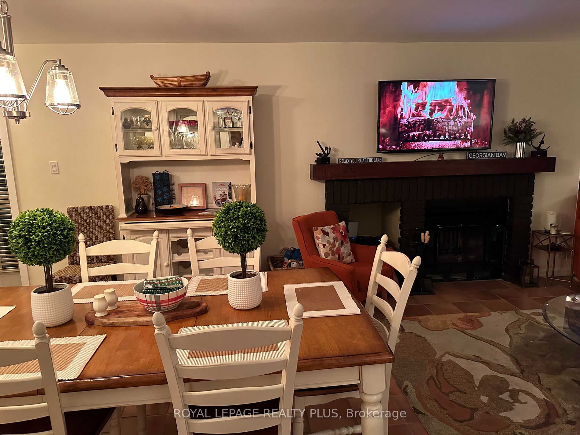 44 Trott Boulevard, #6