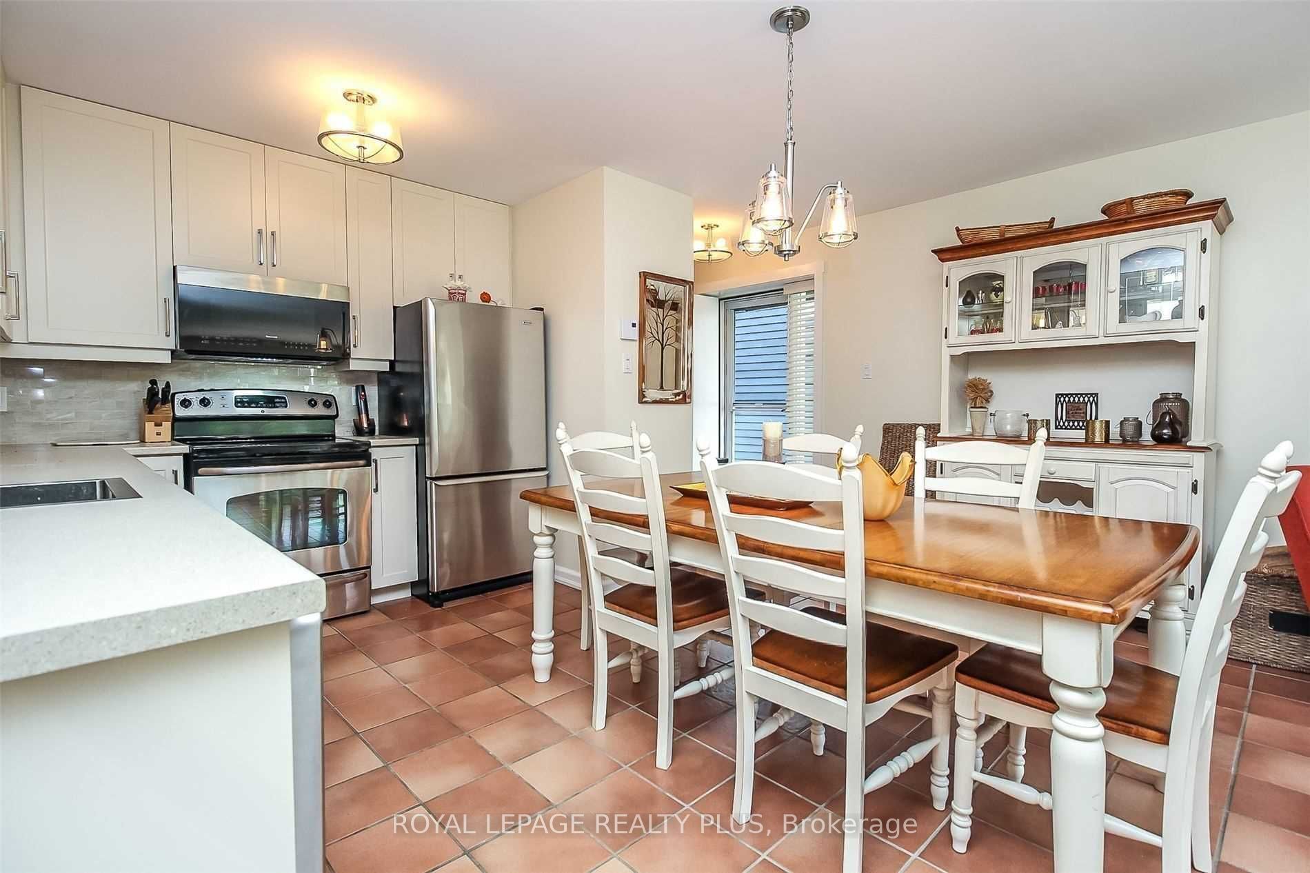 44 Trott Boulevard, #6