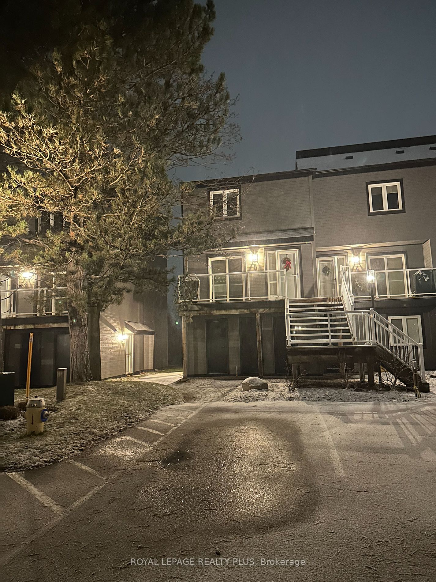 44 Trott Boulevard, #6