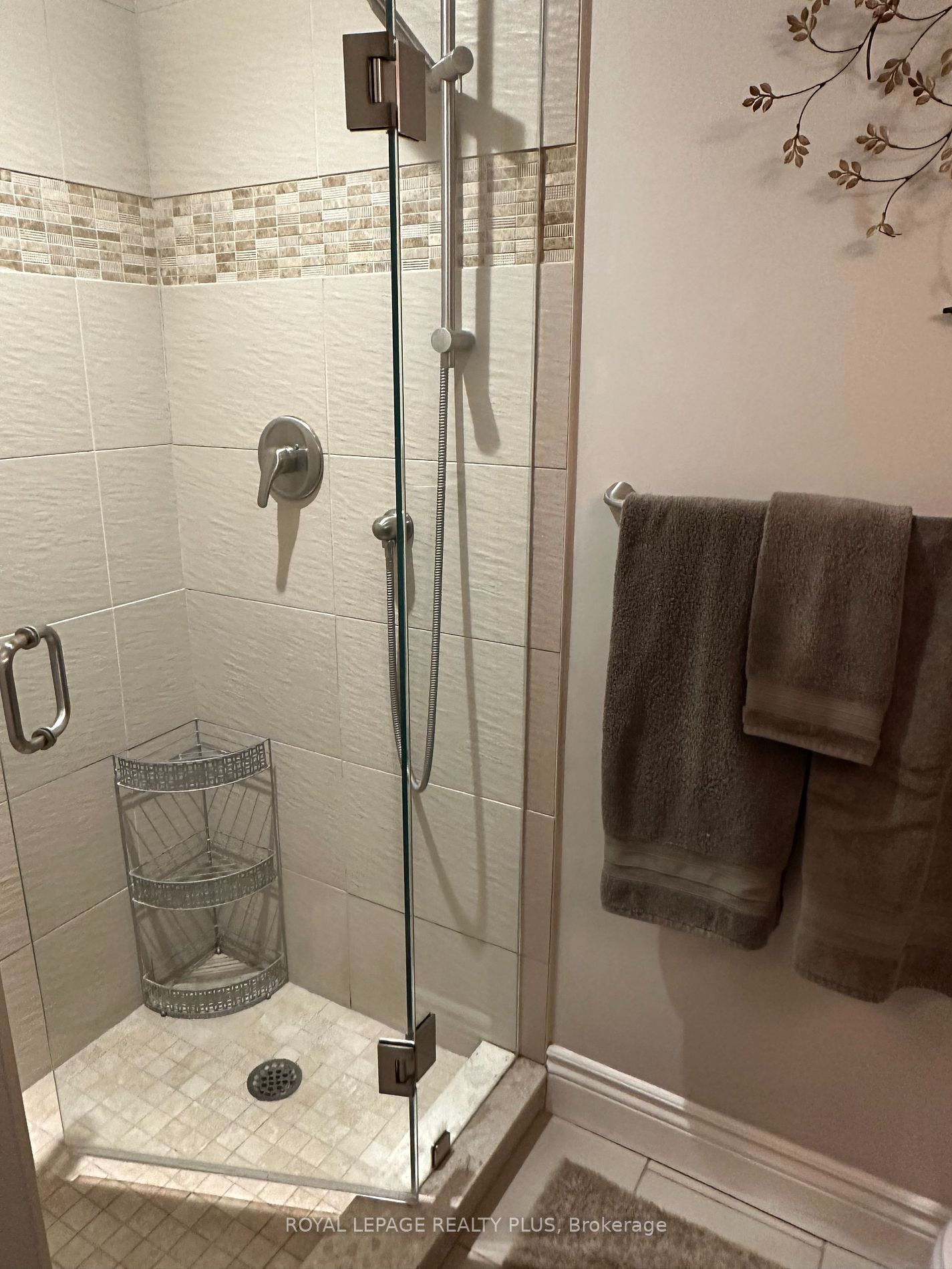 44 Trott Boulevard, #6