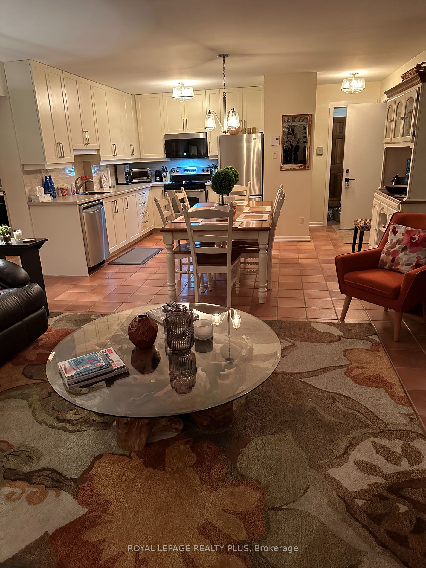44 Trott Boulevard, #6
