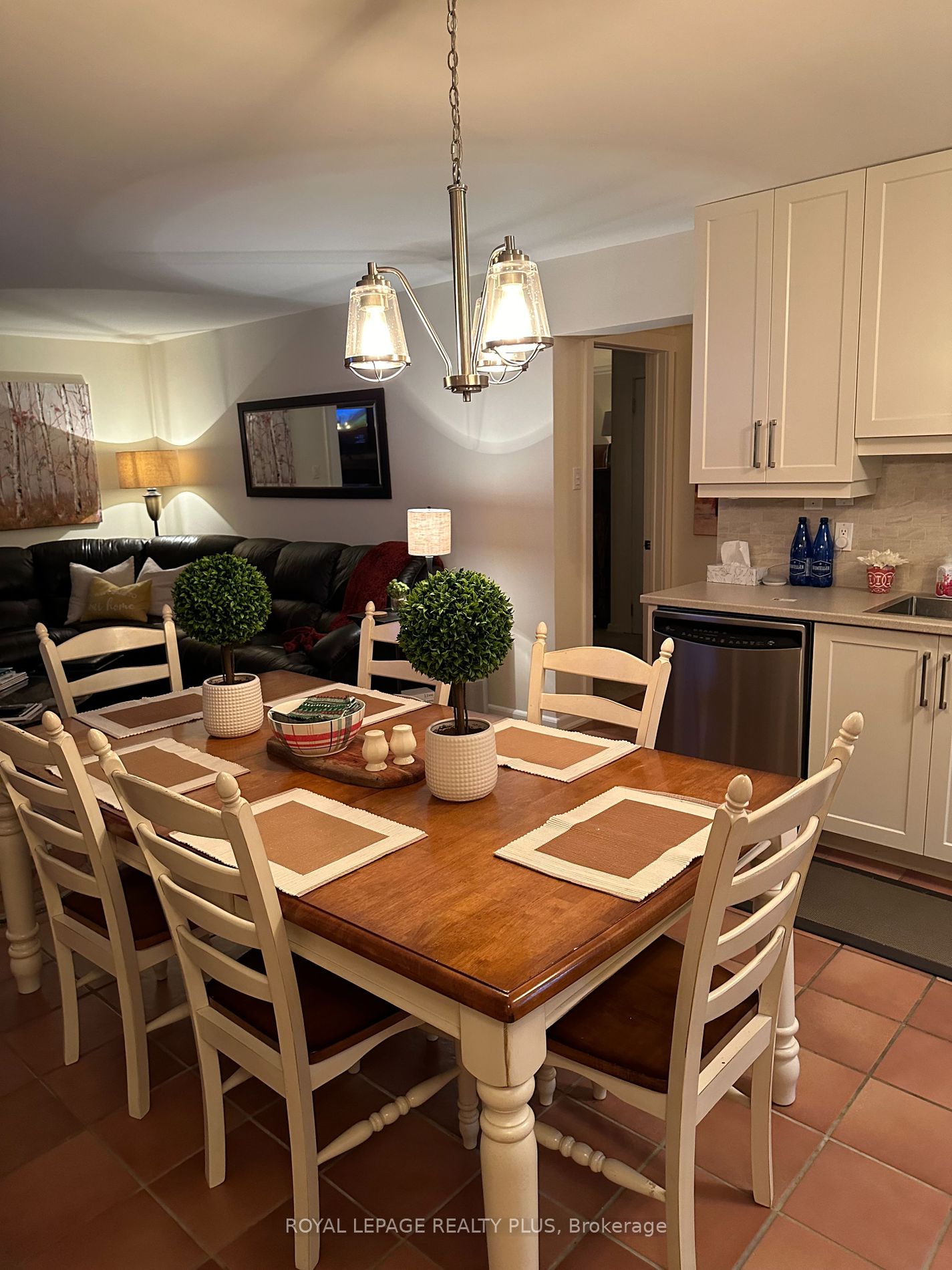 44 Trott Boulevard, #6
