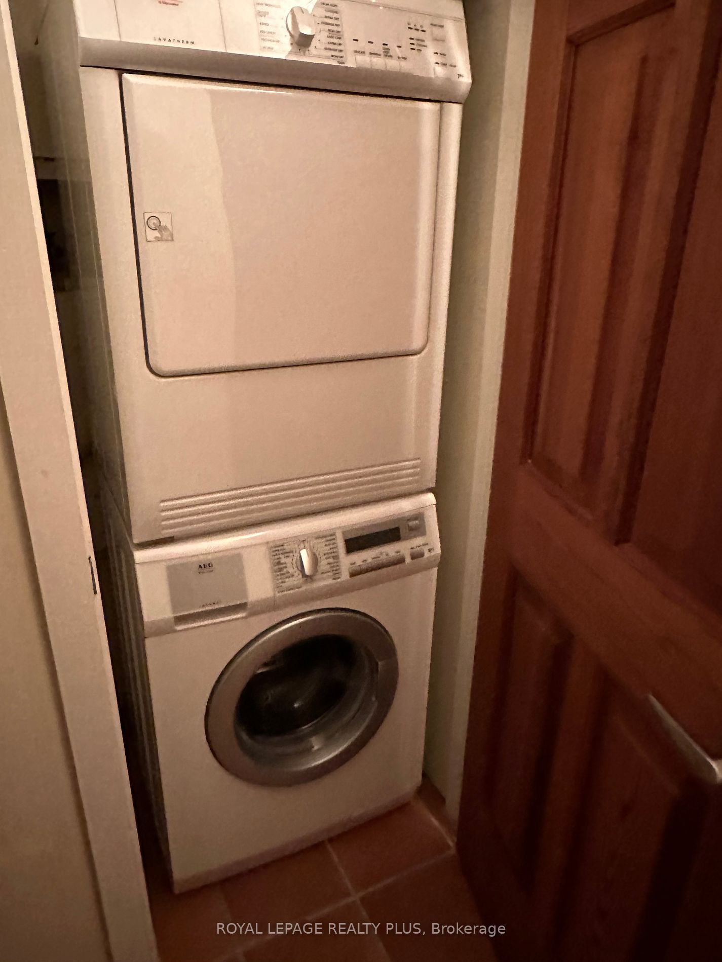 44 Trott Boulevard, #6