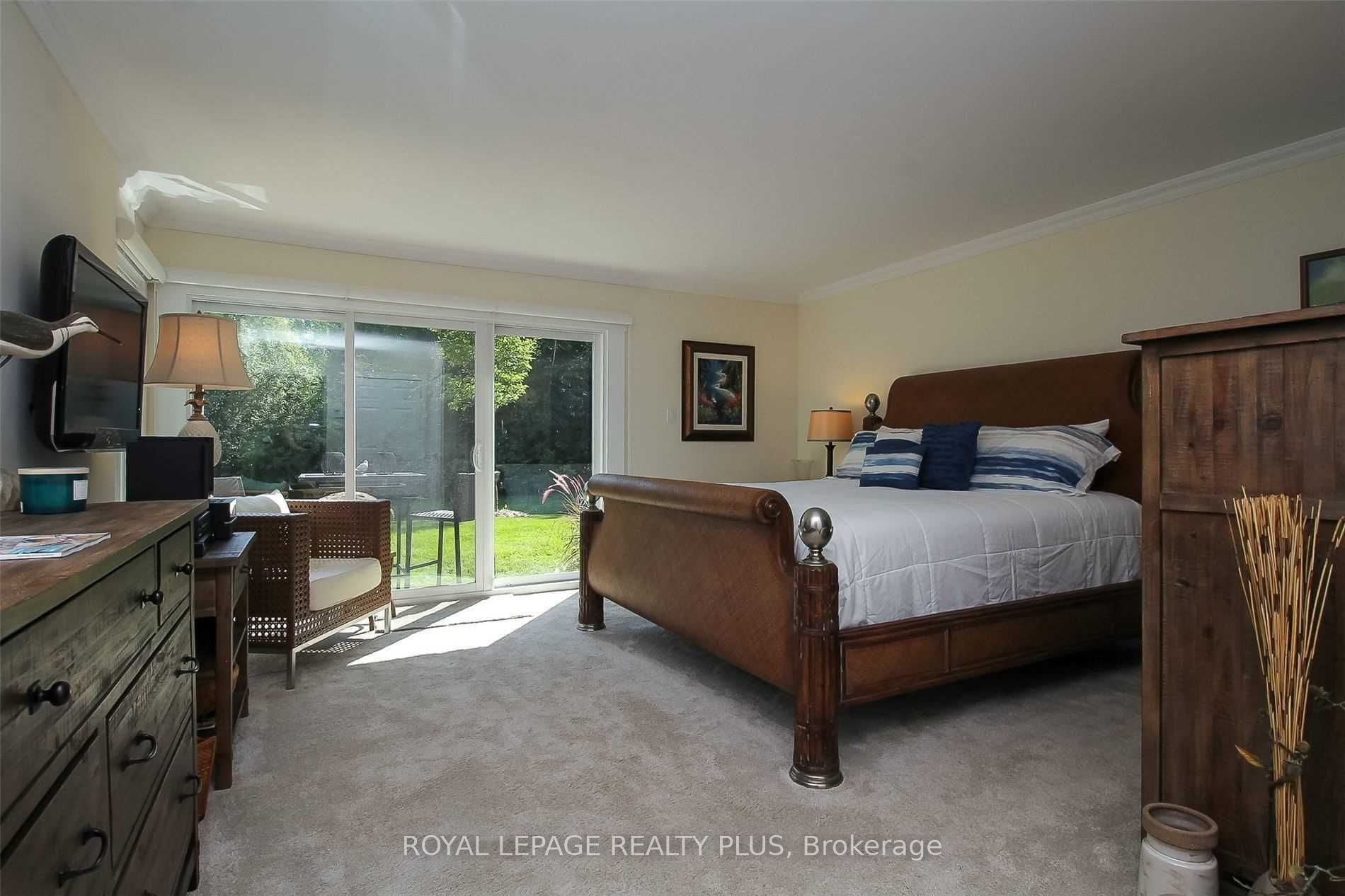 44 Trott Boulevard, #6