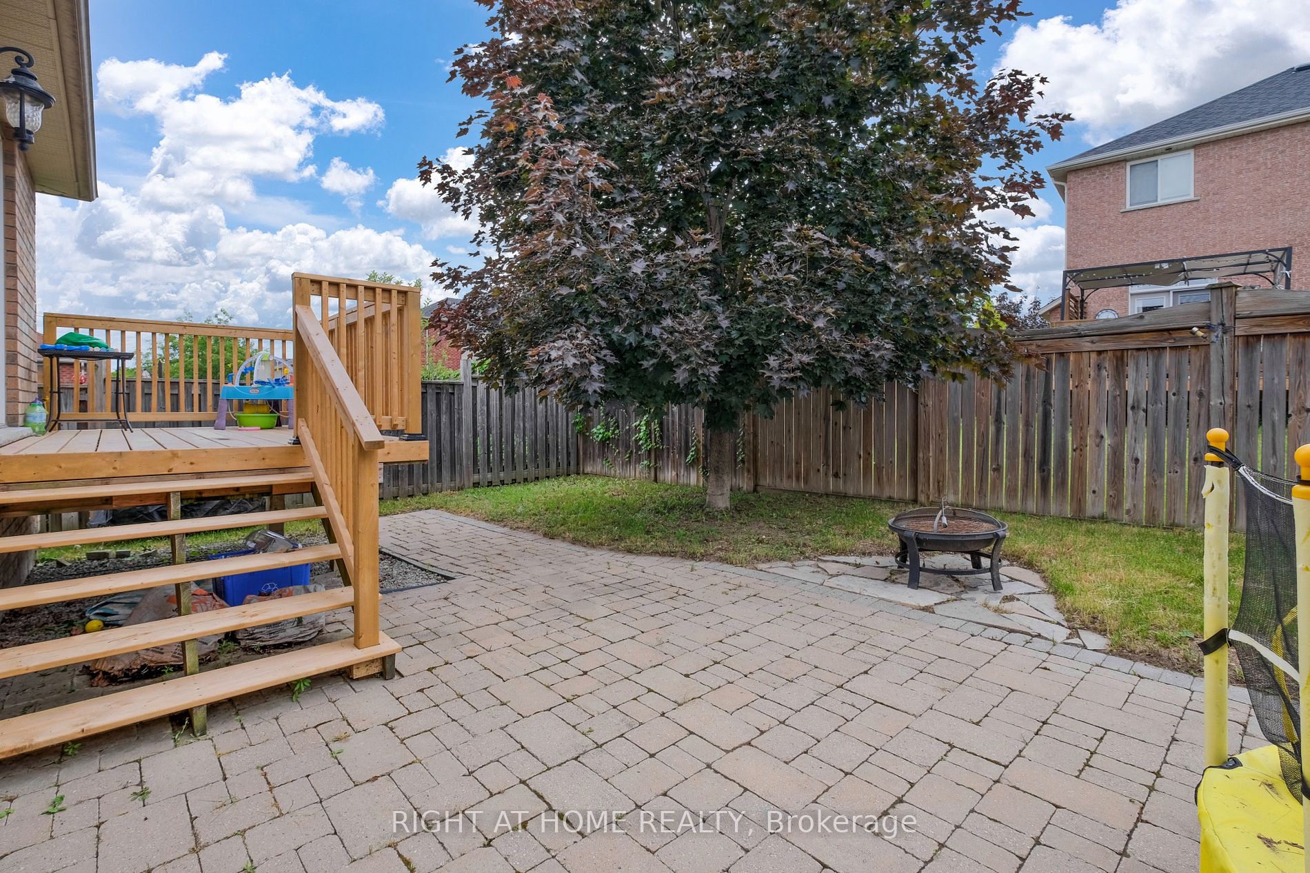 26 Empire Dr