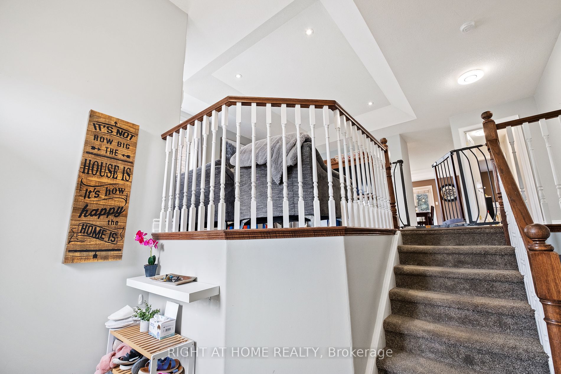26 Empire Dr
