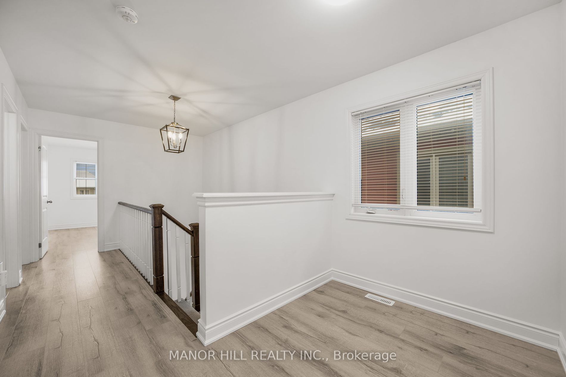 46 Robertson St