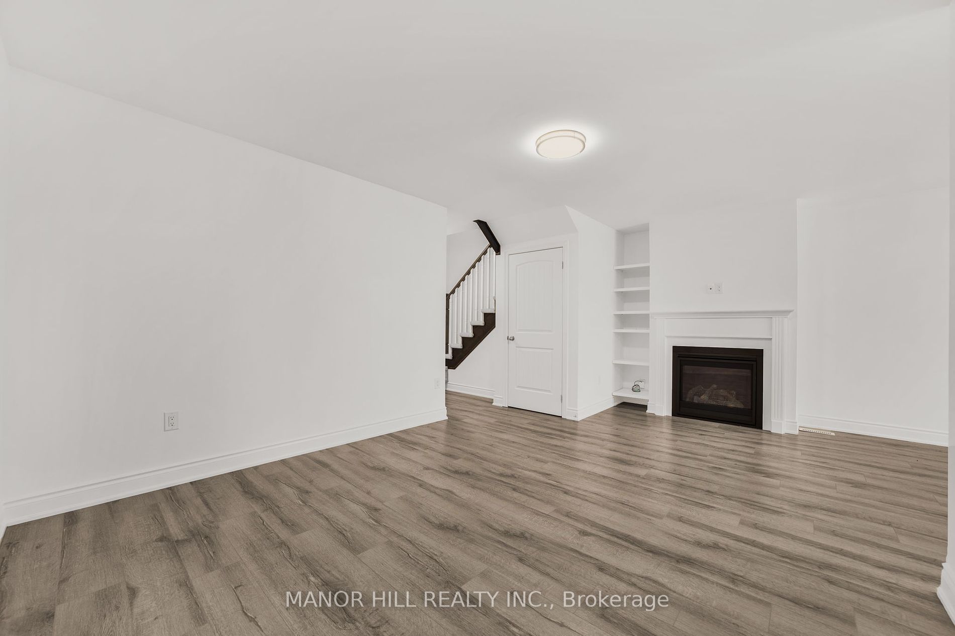 46 Robertson St