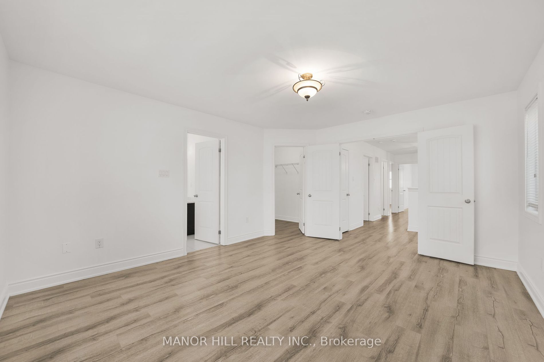 46 Robertson St