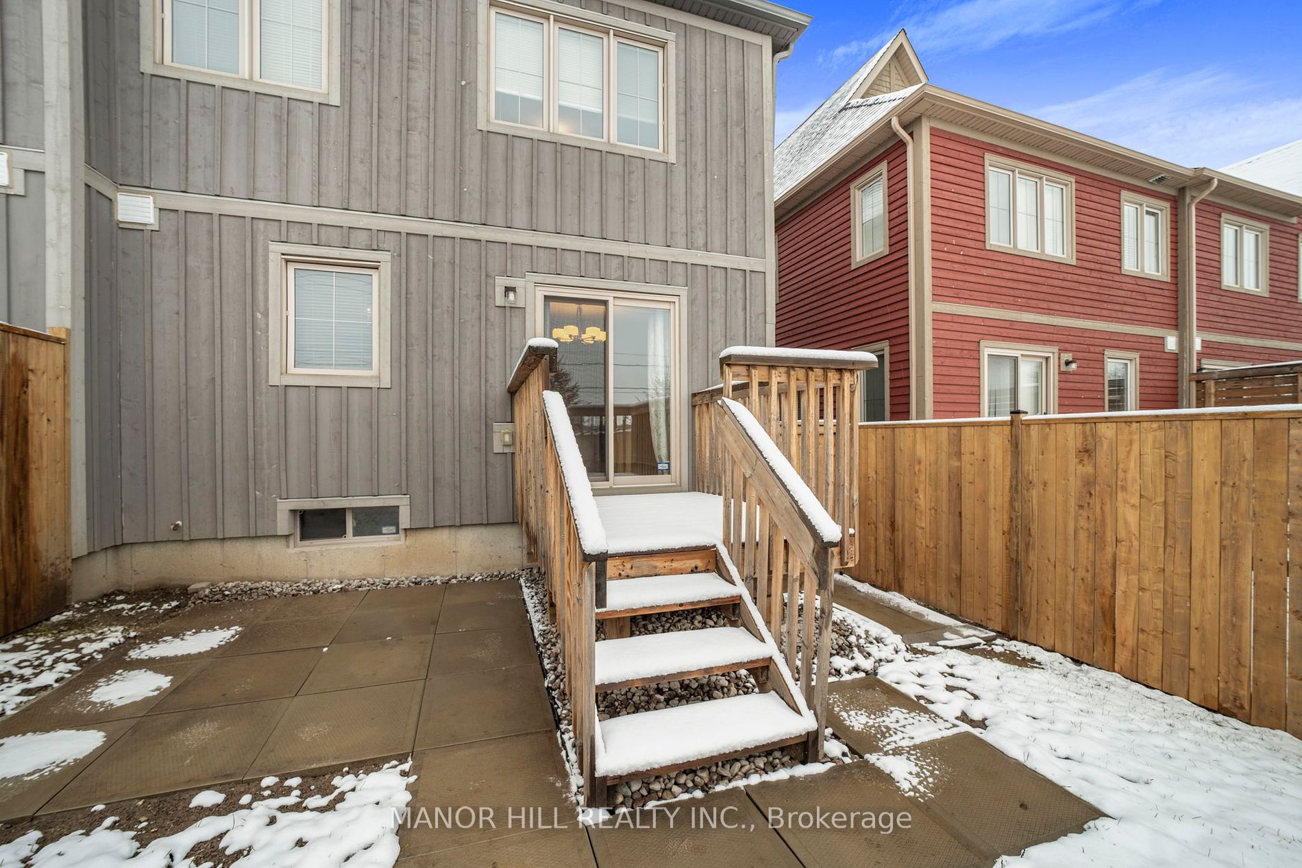 46 Robertson St