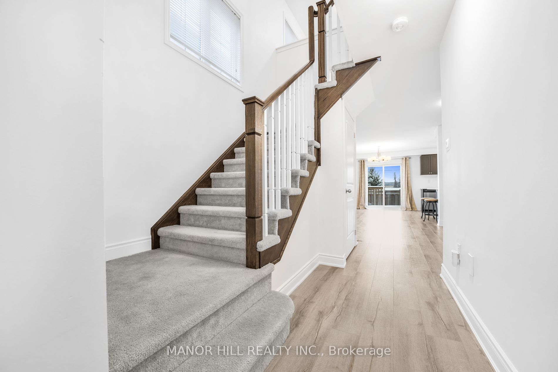 46 Robertson St