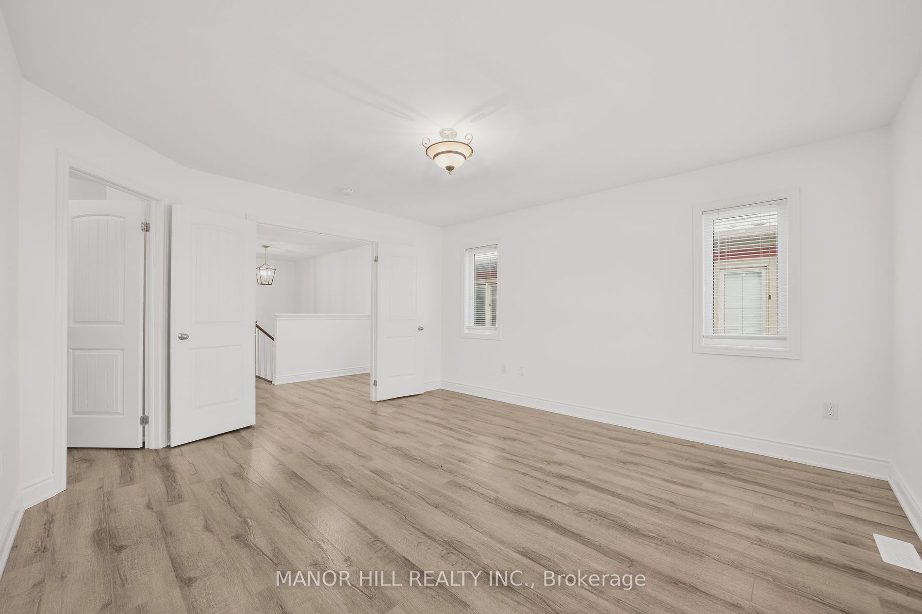 46 Robertson St