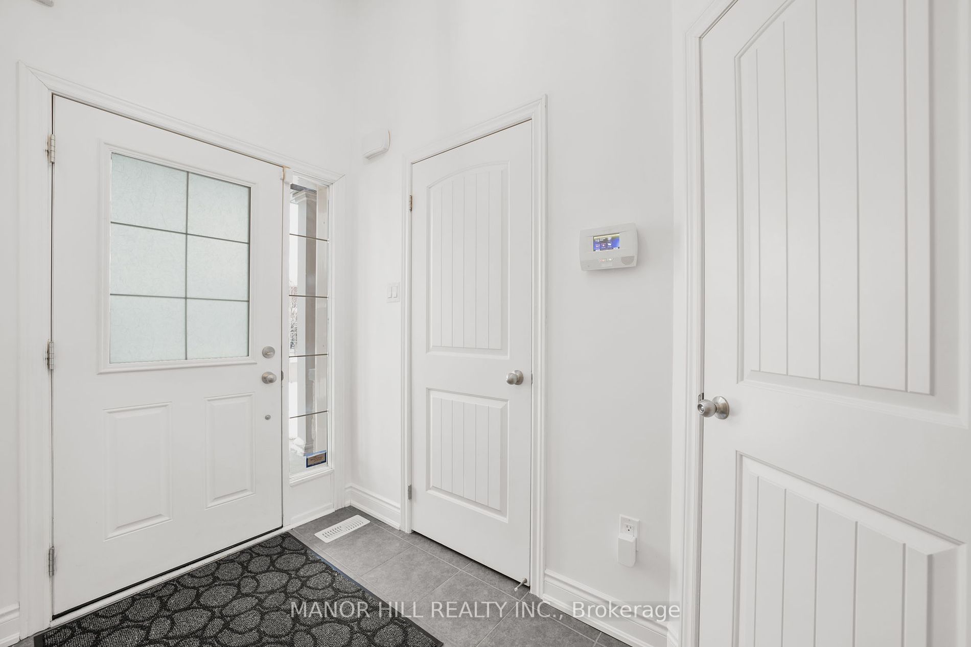 46 Robertson St