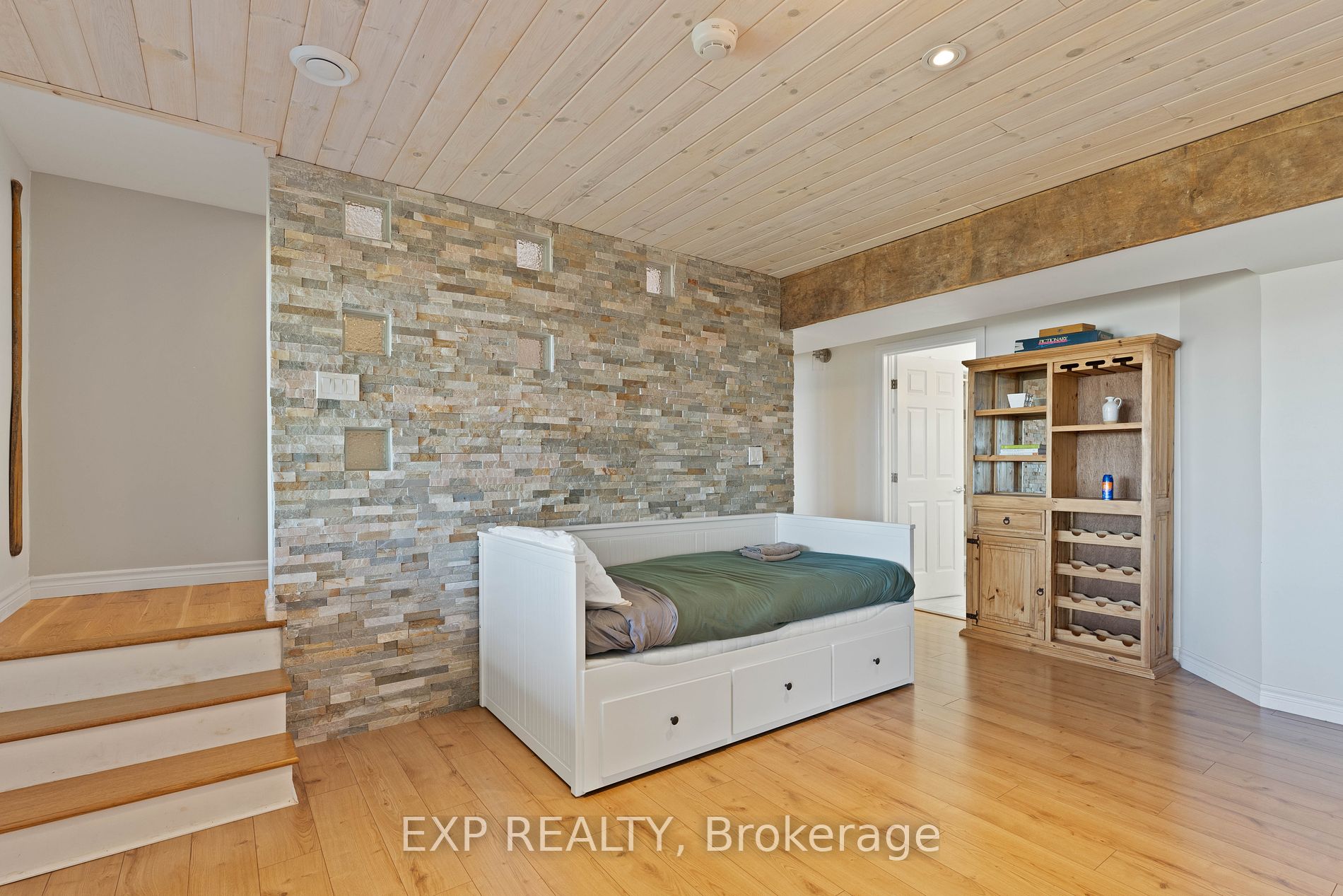 81 Beach Road