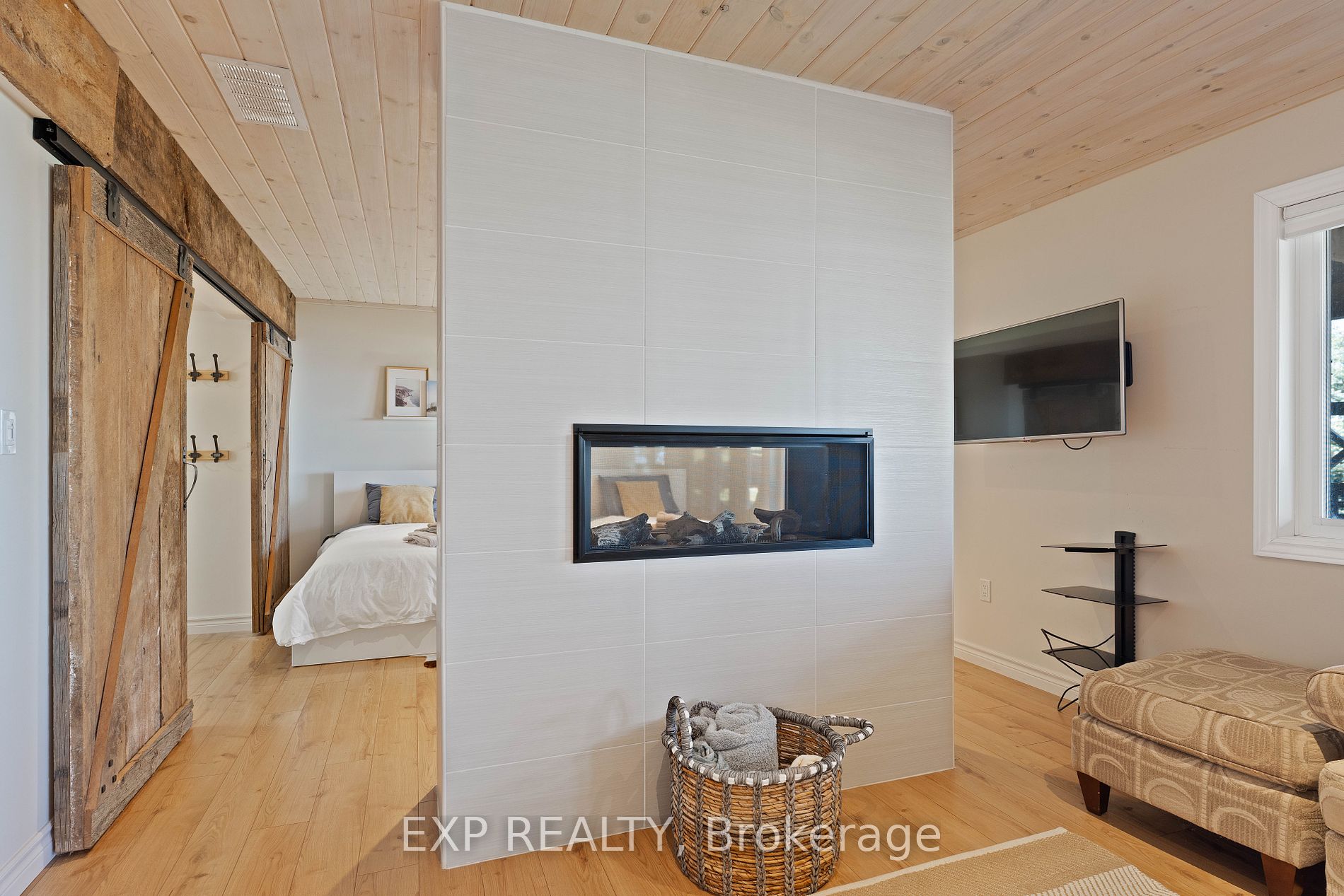 81 Beach Road
