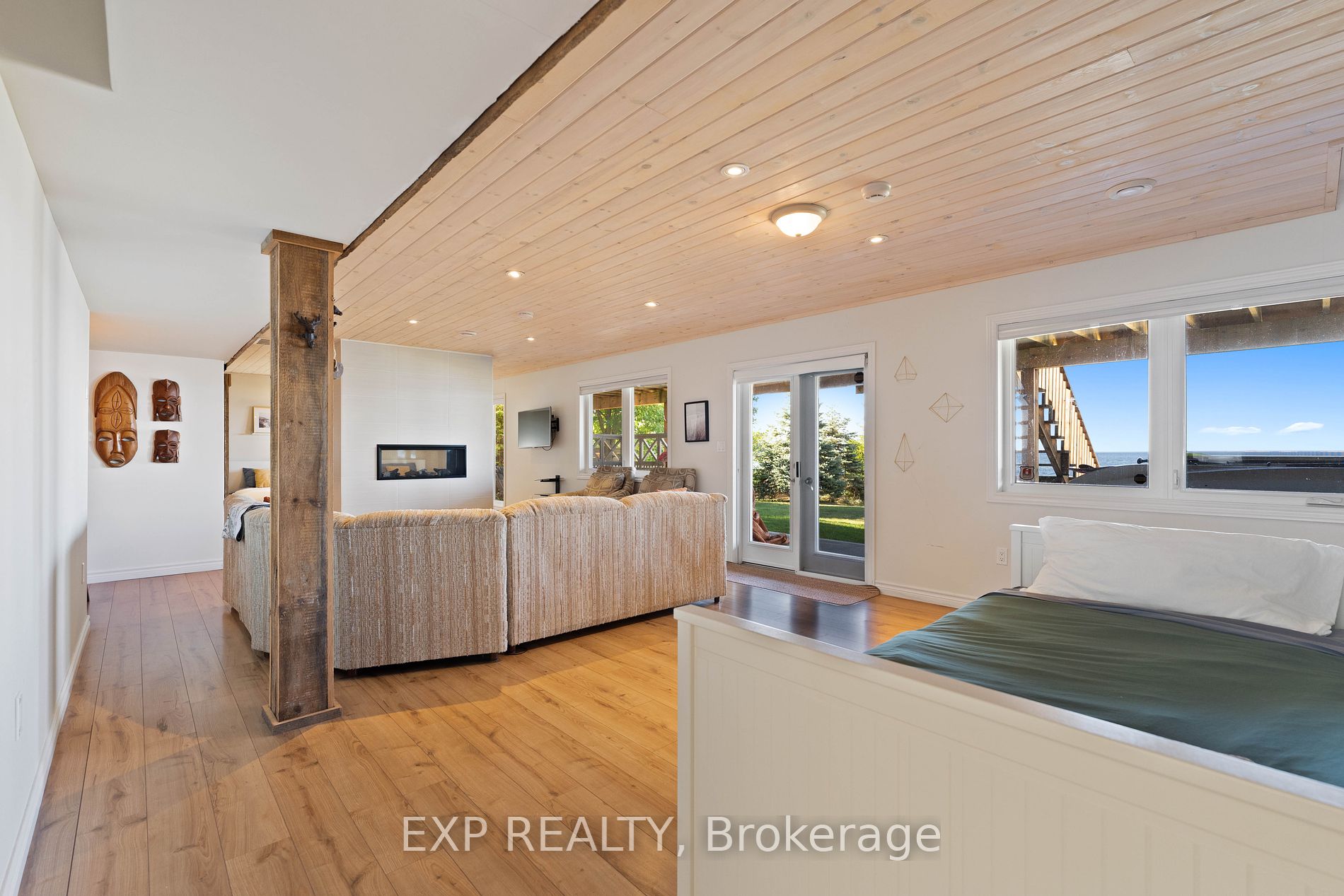 81 Beach Road