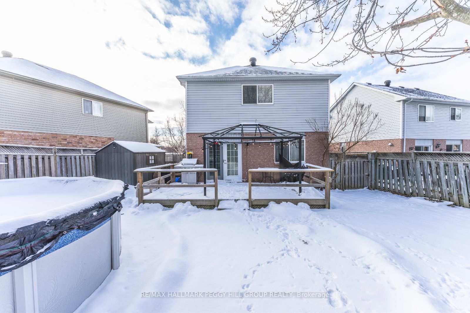 26 Moir Cres