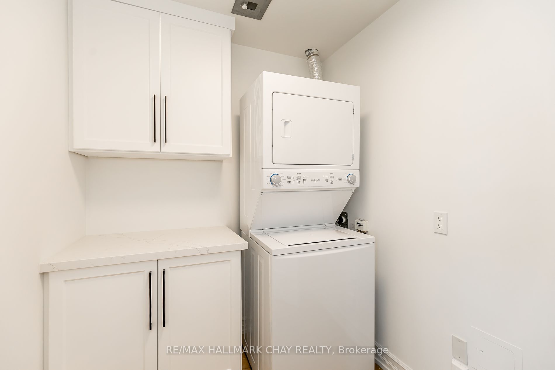 6 Toronto St, #801