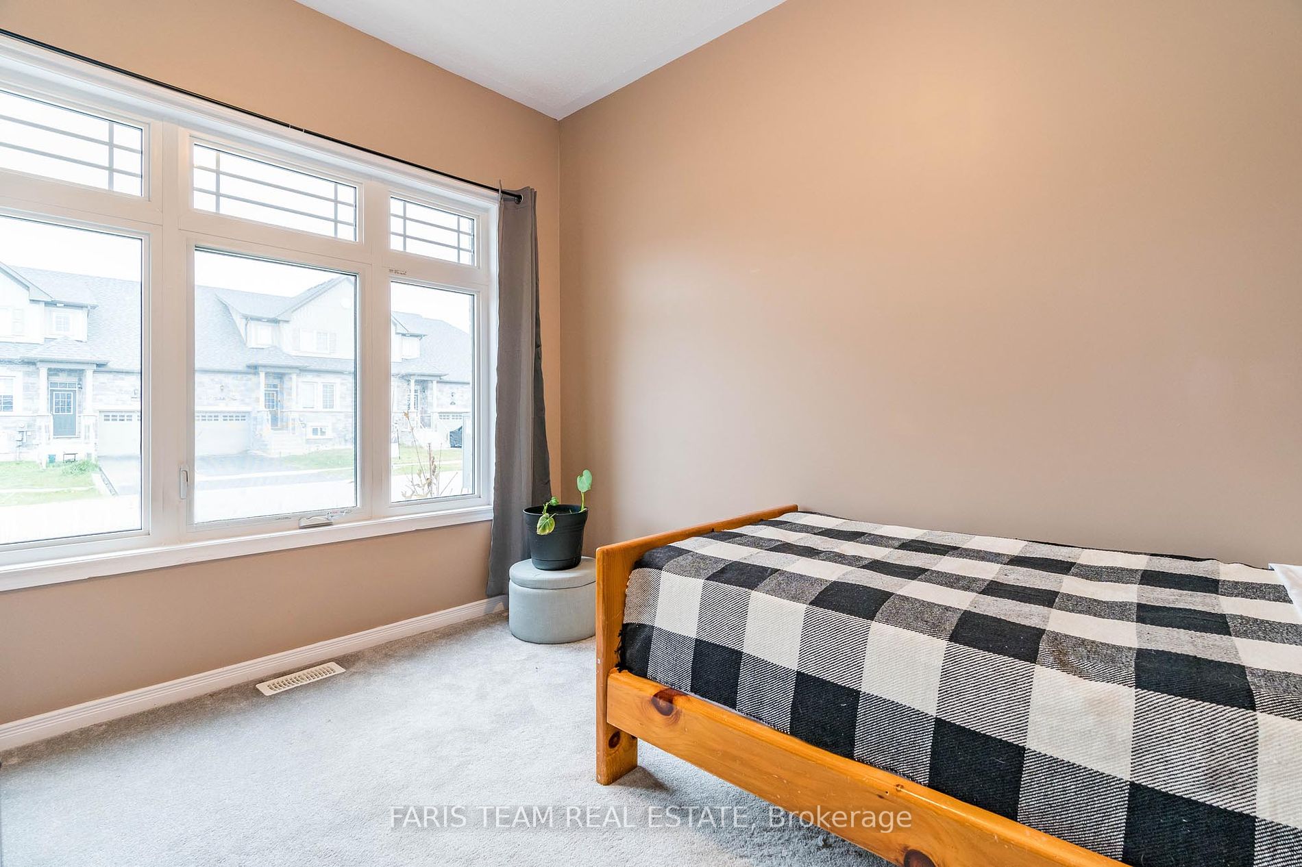 180 Isabella Dr