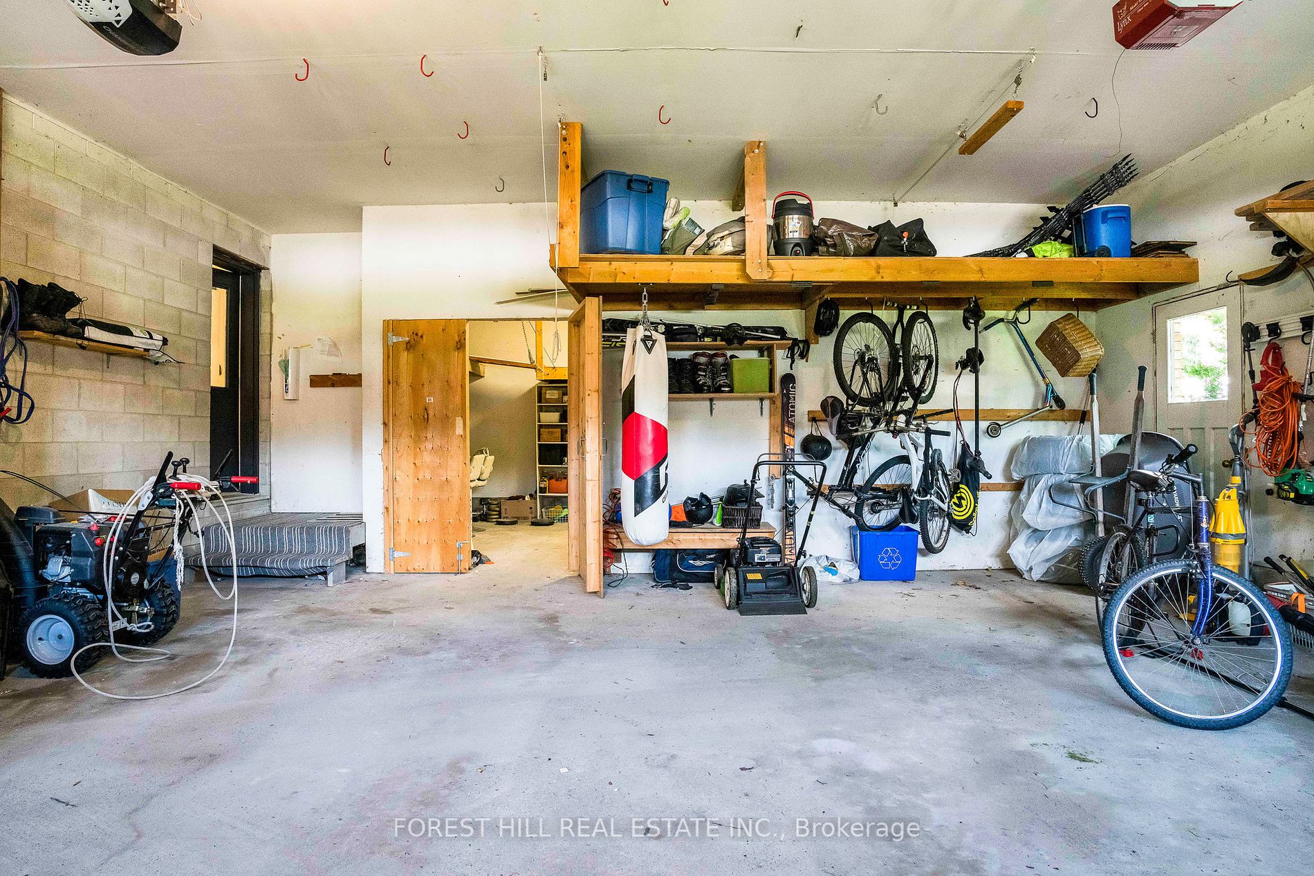 81 Lockhart Rd