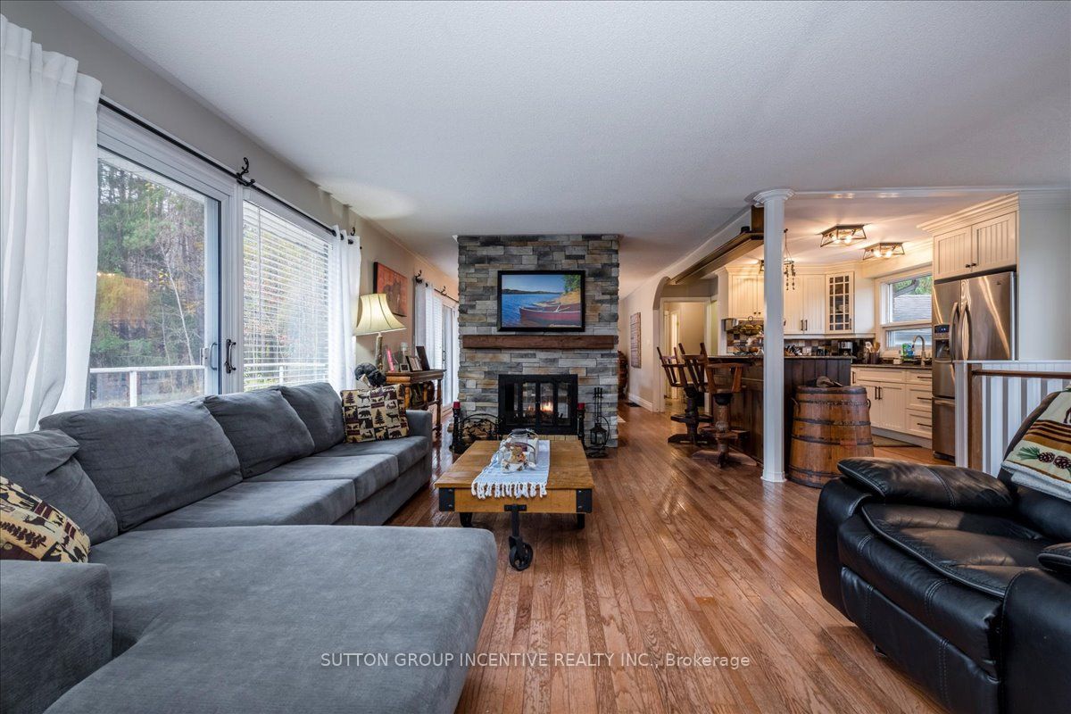 1043 Peter Street West St W