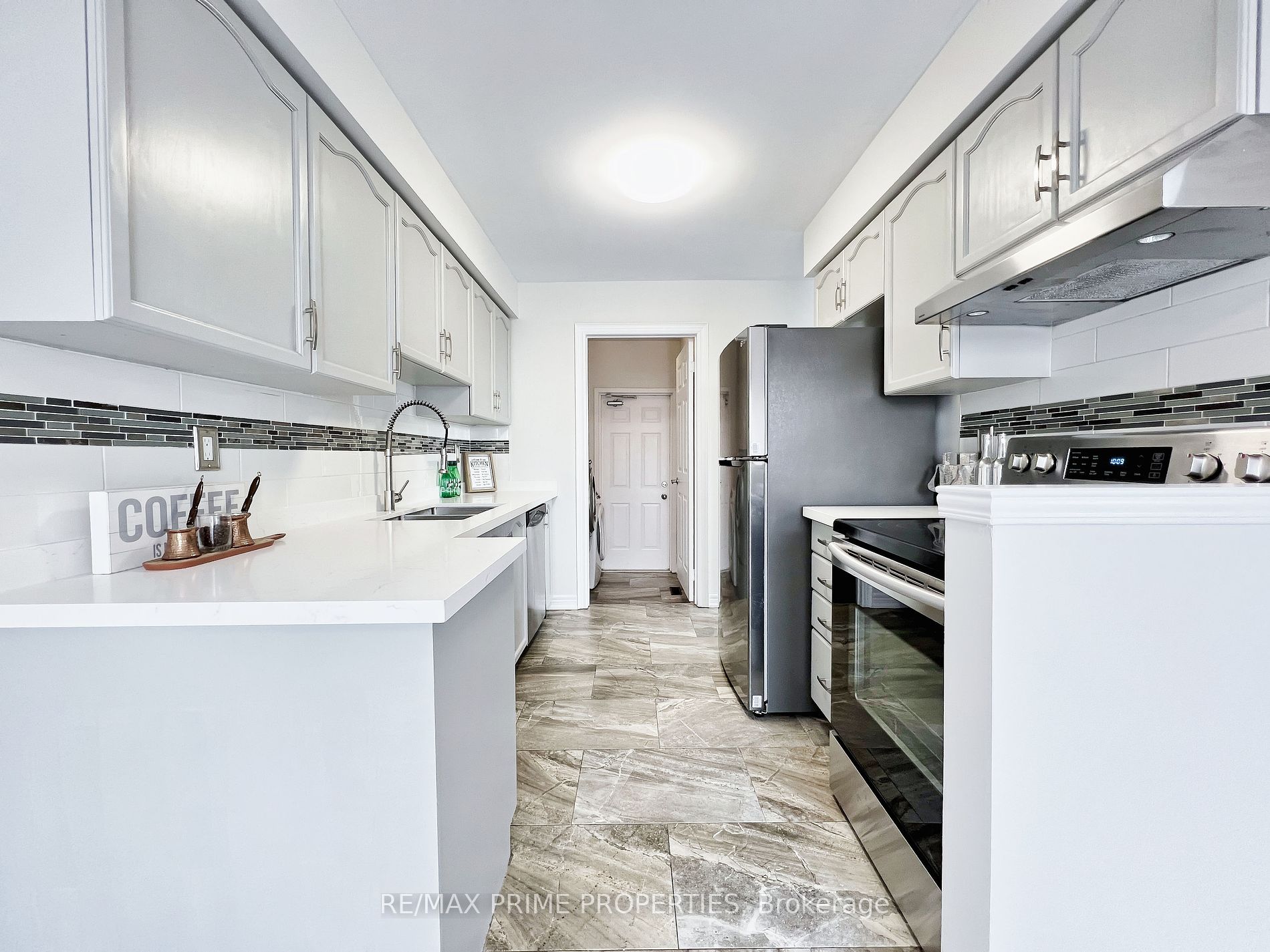 192 Pickett Cres
