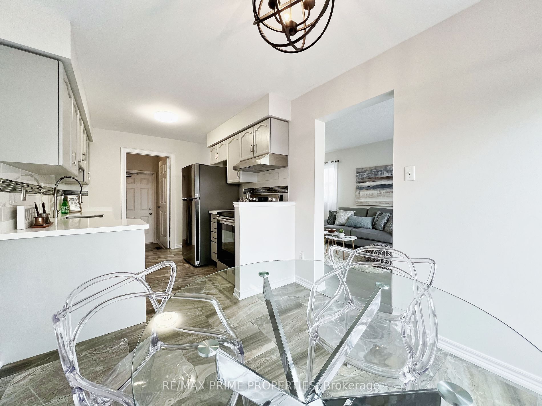 192 Pickett Cres