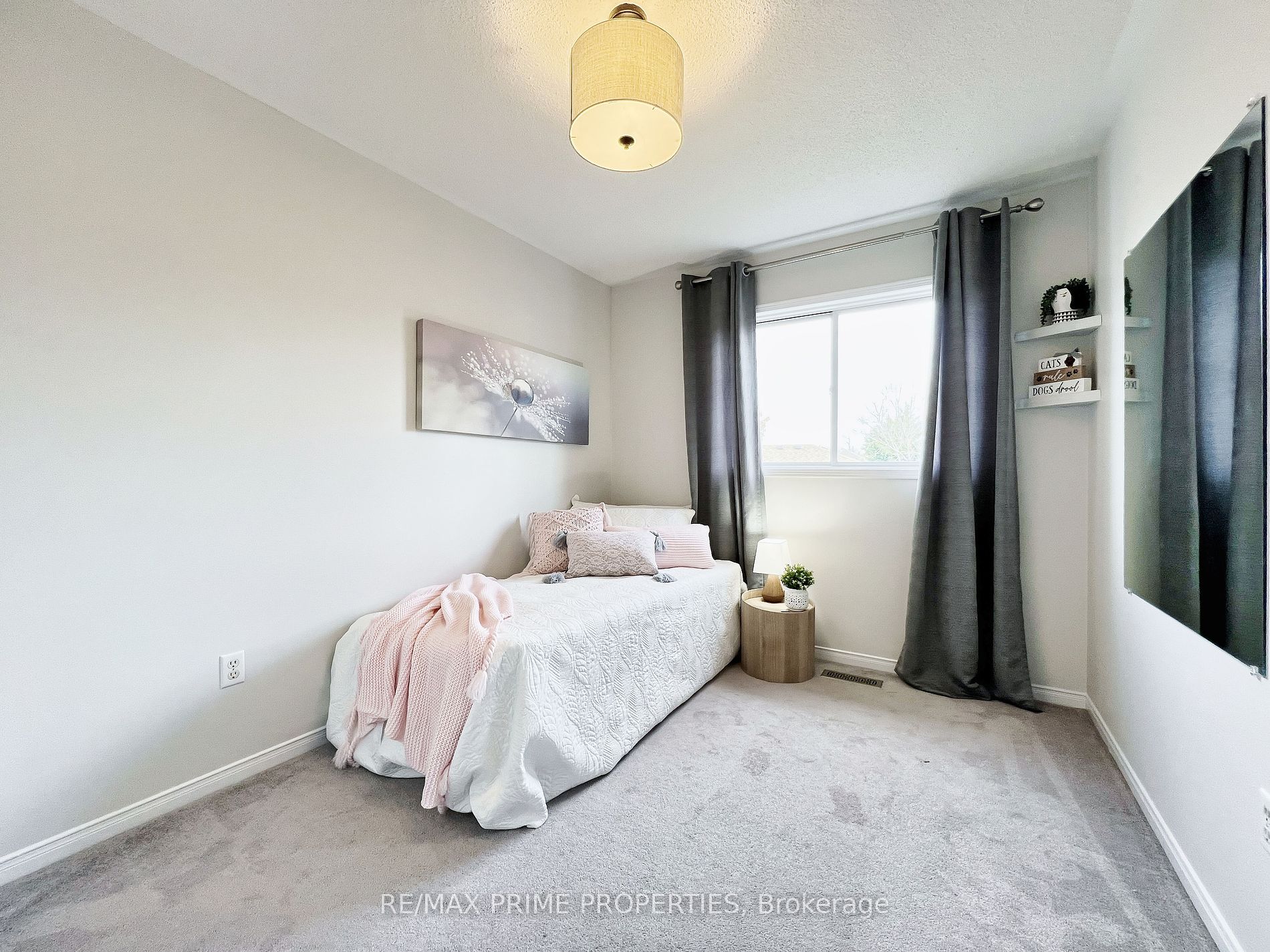 192 Pickett Cres