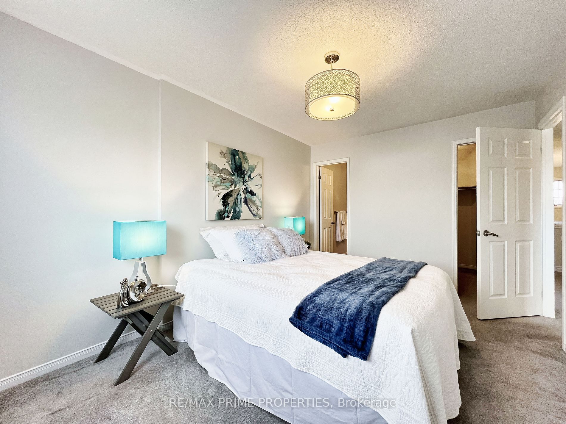 192 Pickett Cres