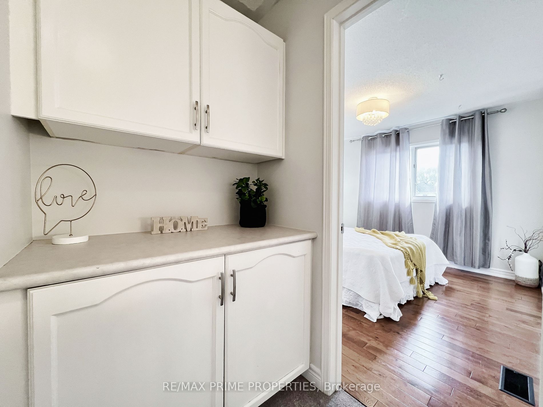 192 Pickett Cres