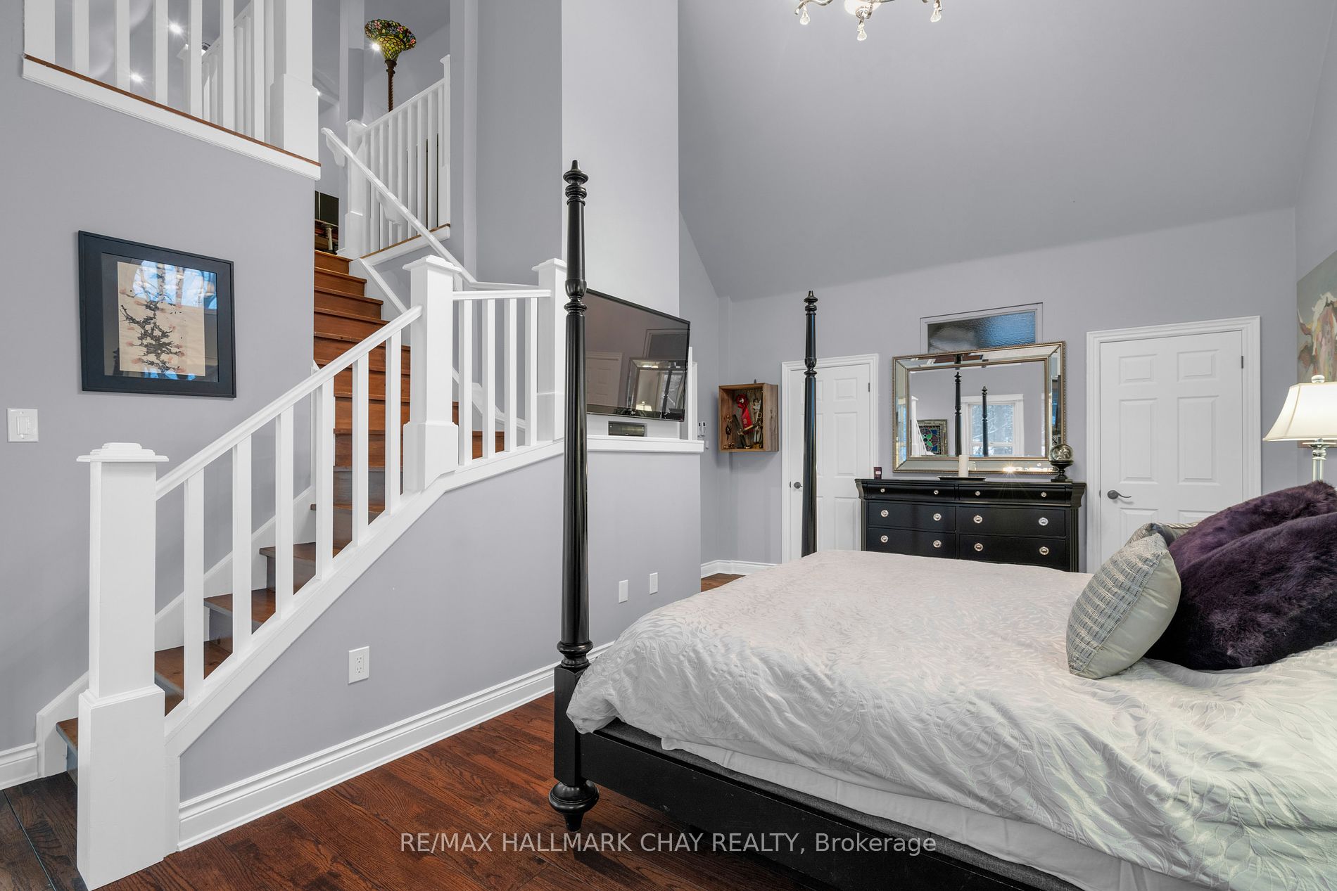 9 Bridle Path
