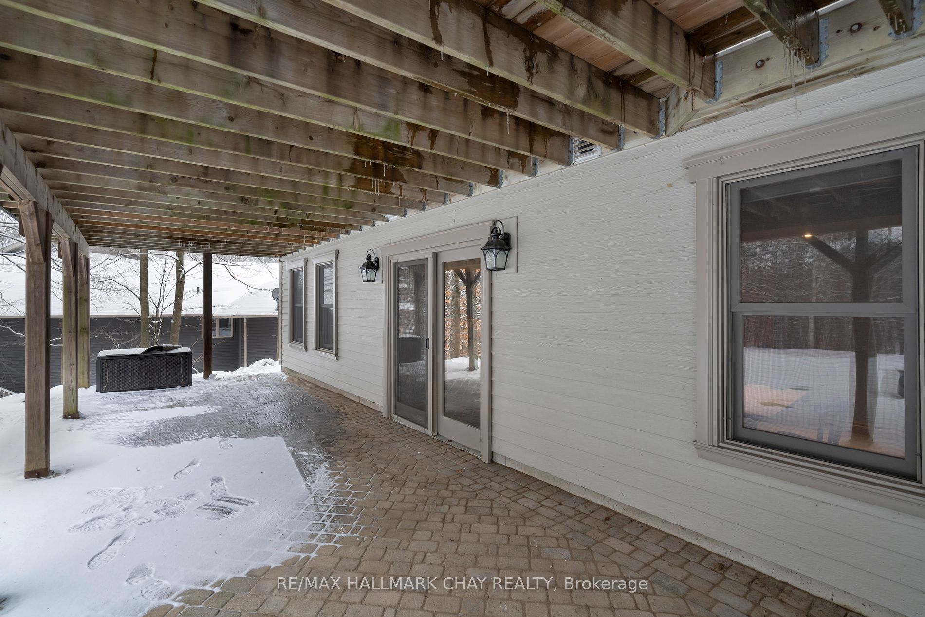 9 Bridle Path