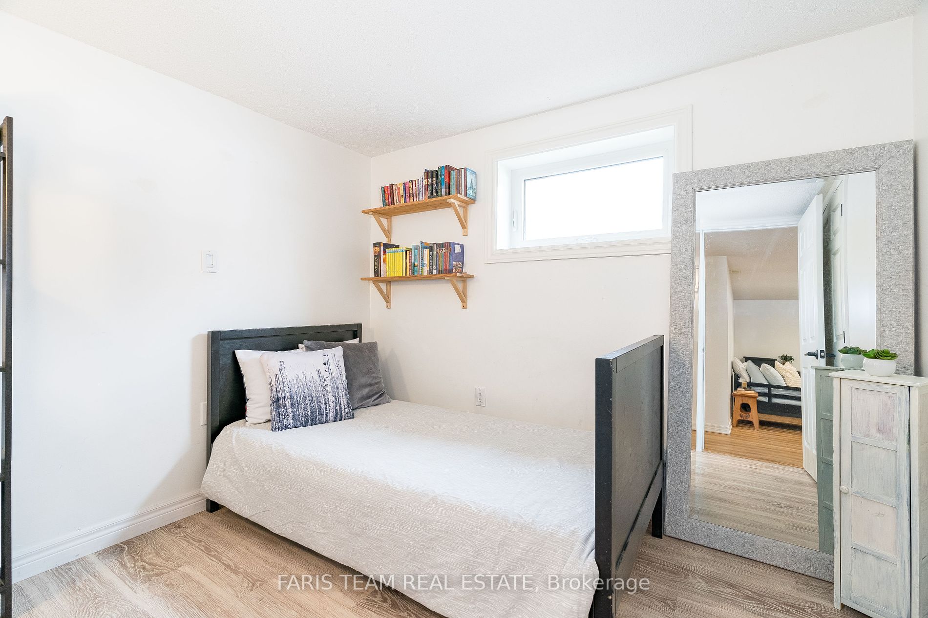 4120 Sunnidale Con. 9
