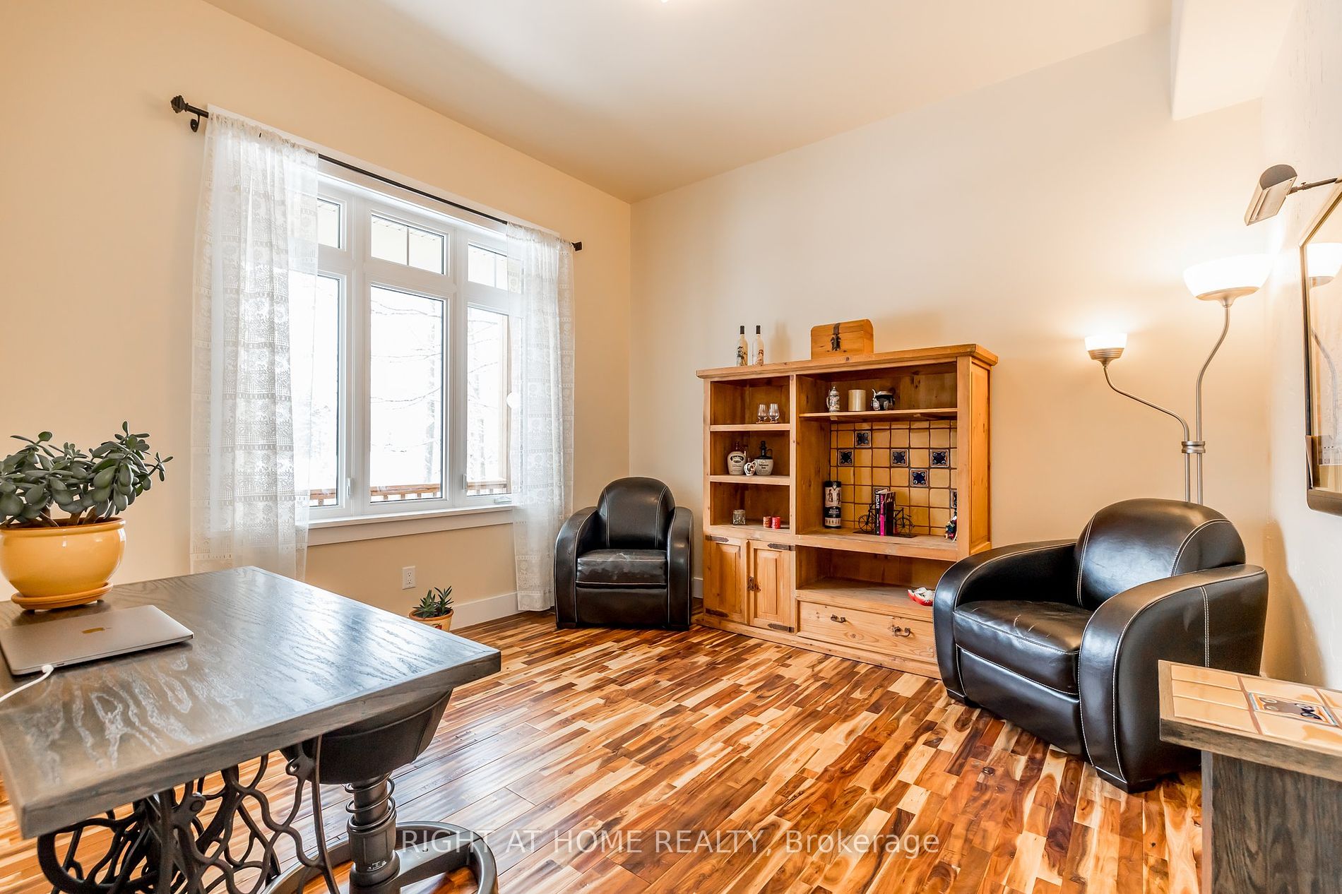 5 Dale Crt